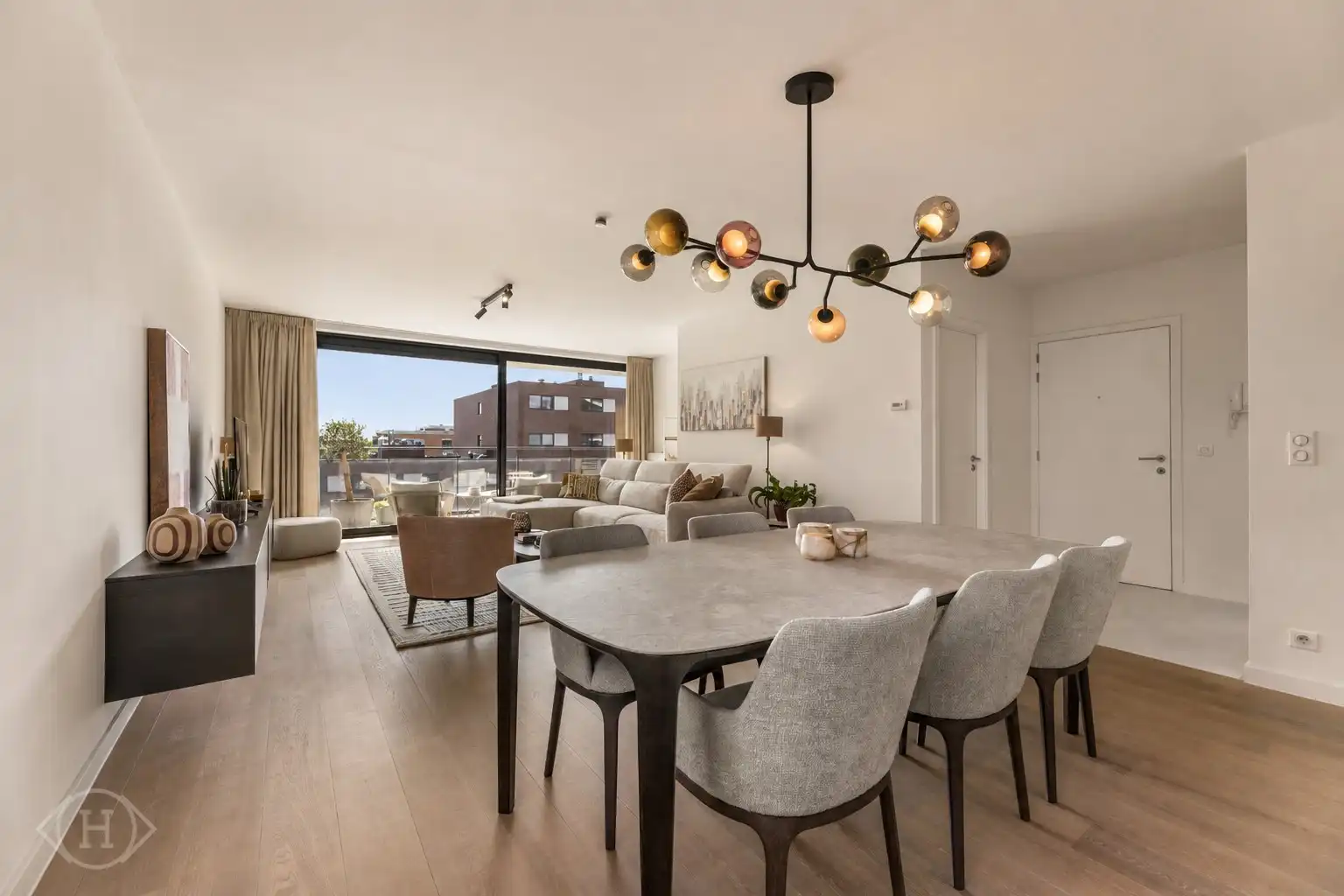 Ruim appartement met 3 slaapkamers en staanplaats foto 5
