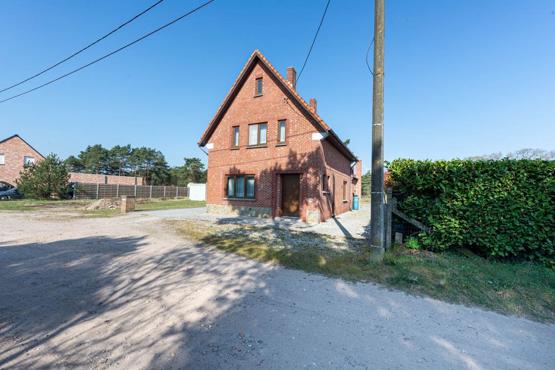 32are 86ca, 30 meter straatbreedte, zeer rustige locatie, velden en natuur foto 6