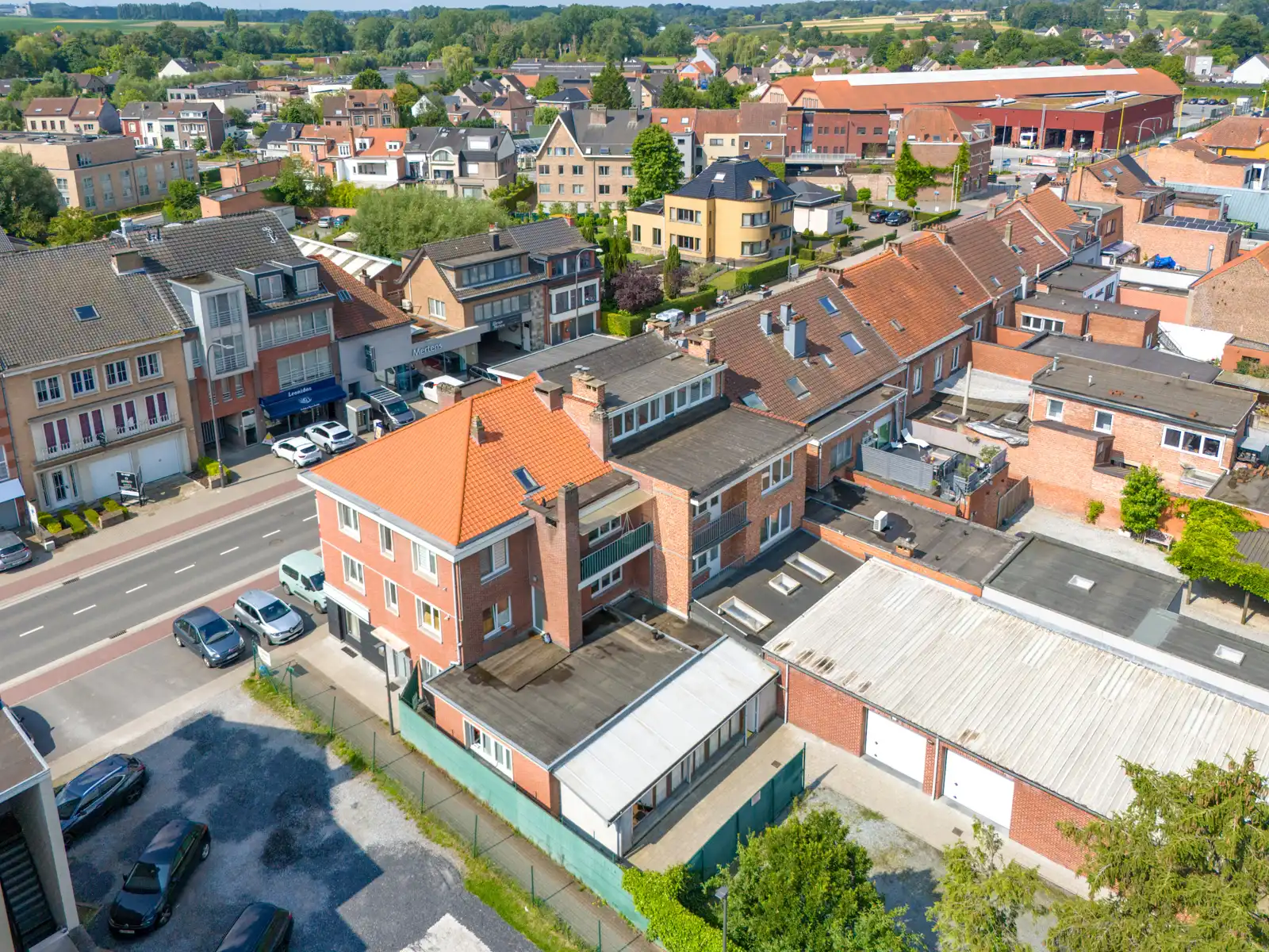 Goed gelegen appt met terras, kelder en parking voor de deur foto 16