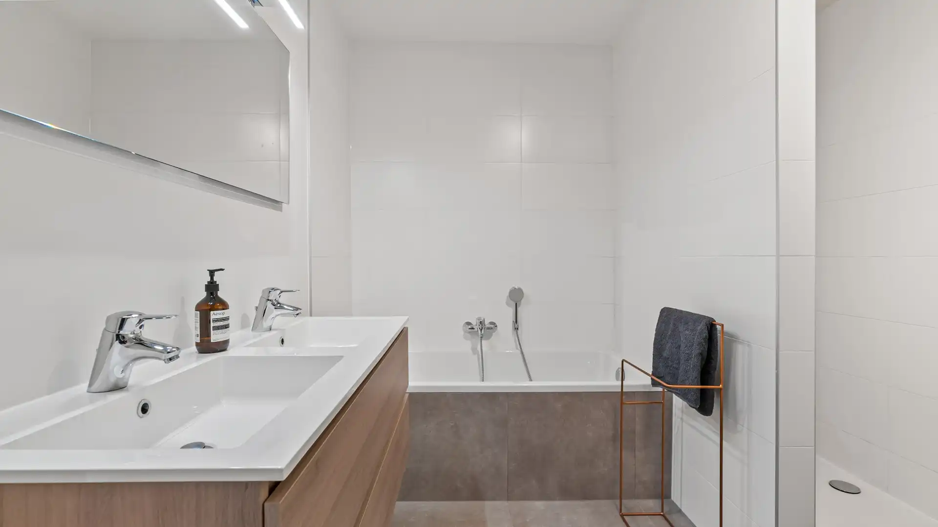 Exclusief appartement van 164,88 m2 met 2 terrassen in centrum Maaseik foto 41