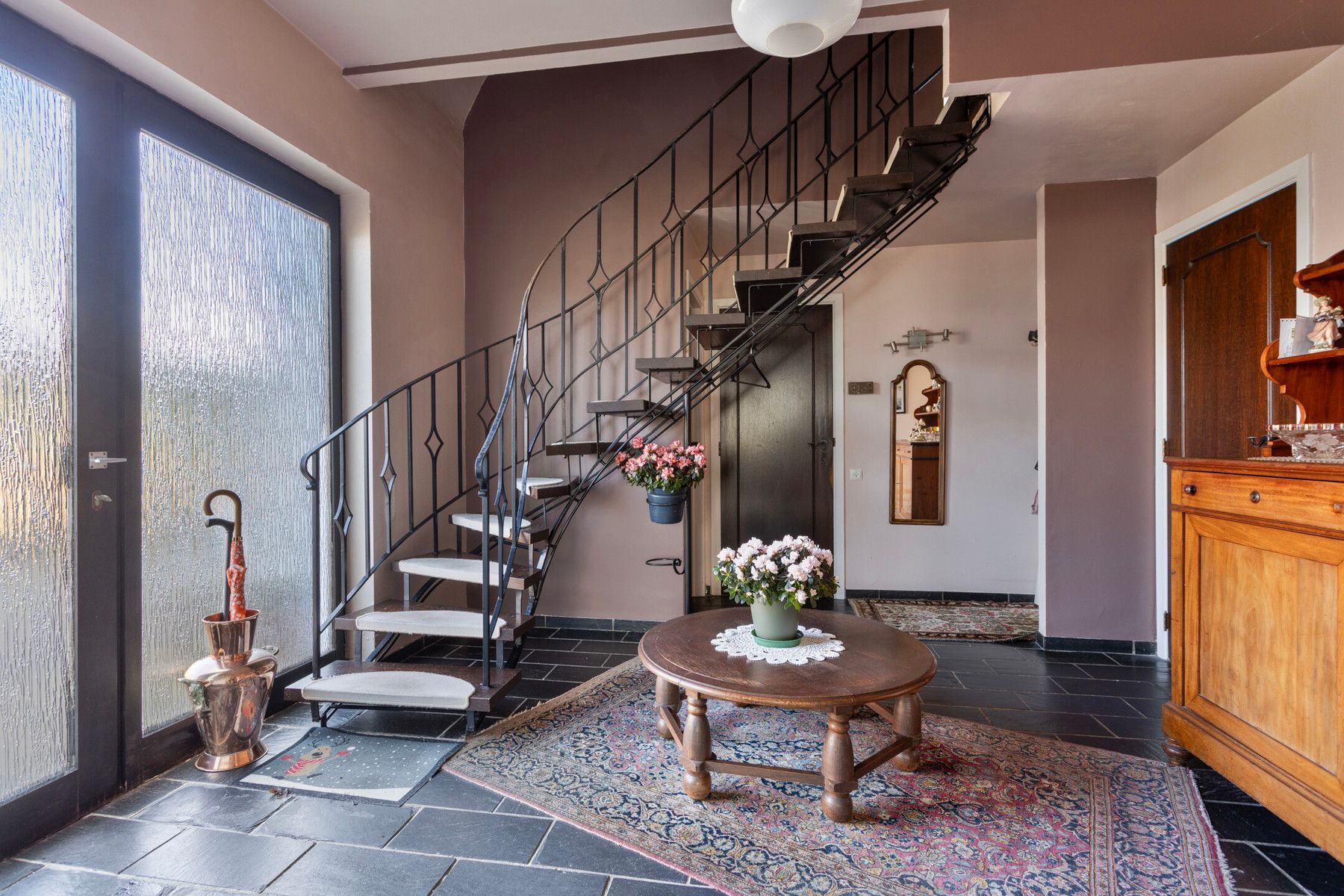 Residentieel gelegen villa met 4 slpks  foto 6