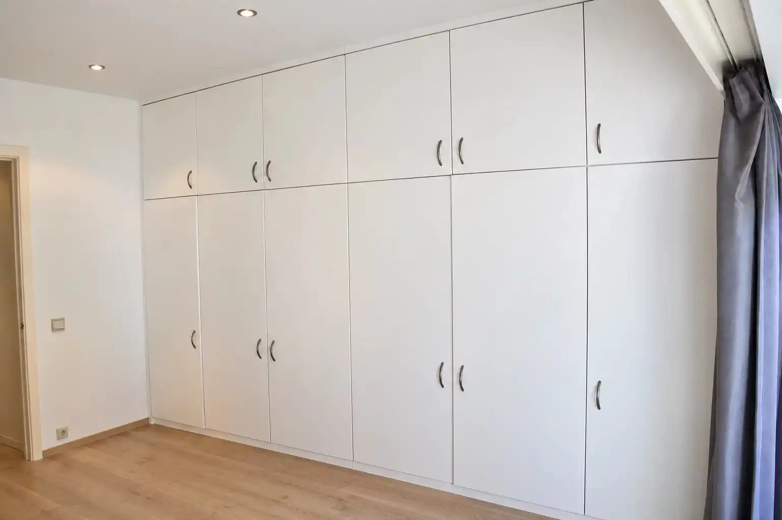 VERRASSEND RUIM EN RUSTIG GELEGEN APPARTEMENT VAN 126 M² NABIJ CENTRUM BILZEN foto 12