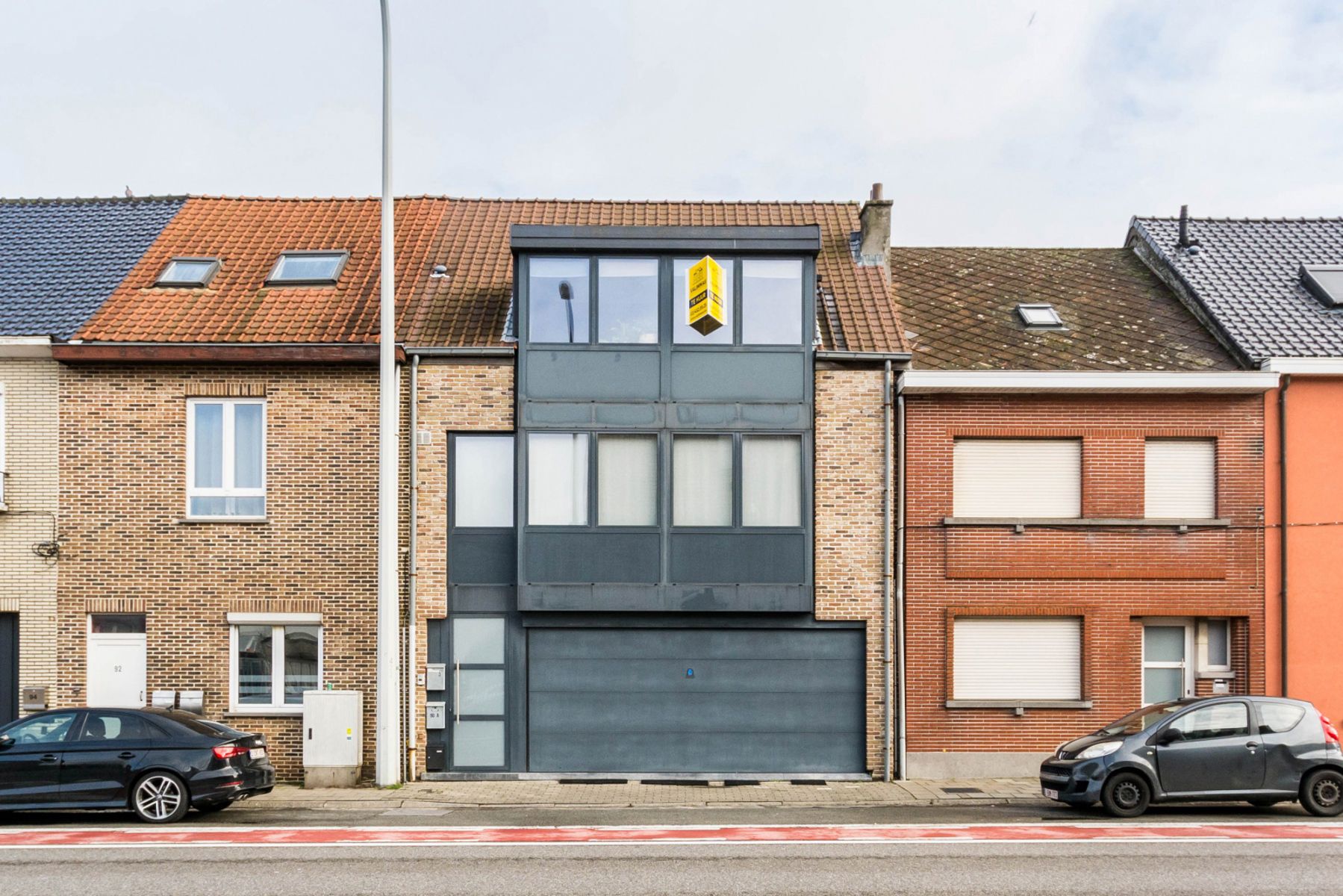 Verzorgd, instapklaar appartement met 2 slaapkamers & garage foto 1