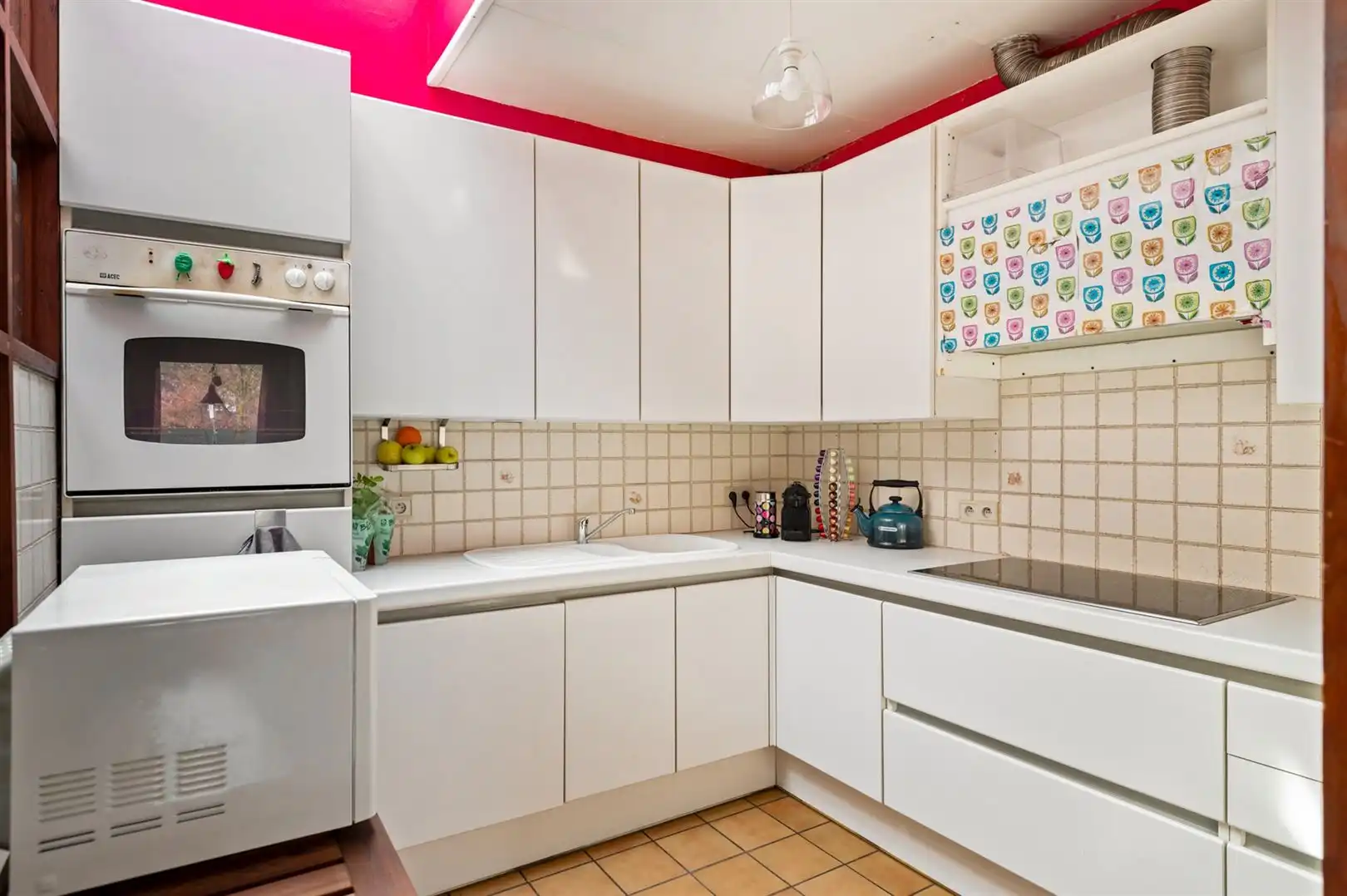 Te renoveren halfopen woning met grote tuin foto 8