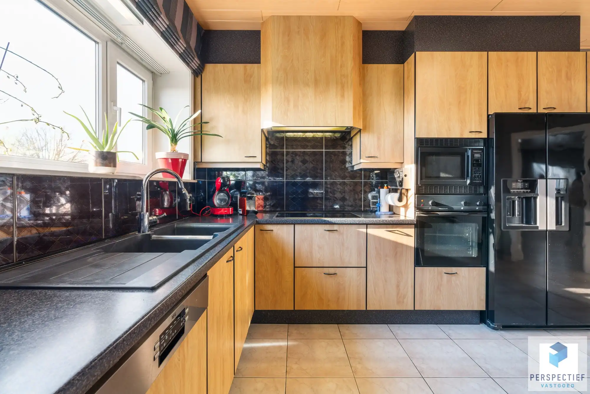 Handelspand met Winkelruimte, Magazijn en Woonst op 1.682 m² foto 35