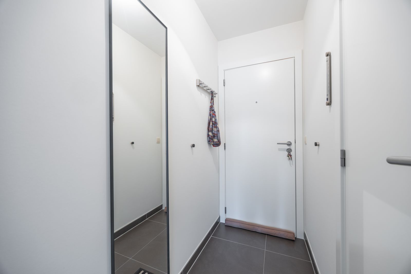 Moderne studio met een zonnig terras en lateraal zeezicht foto 8