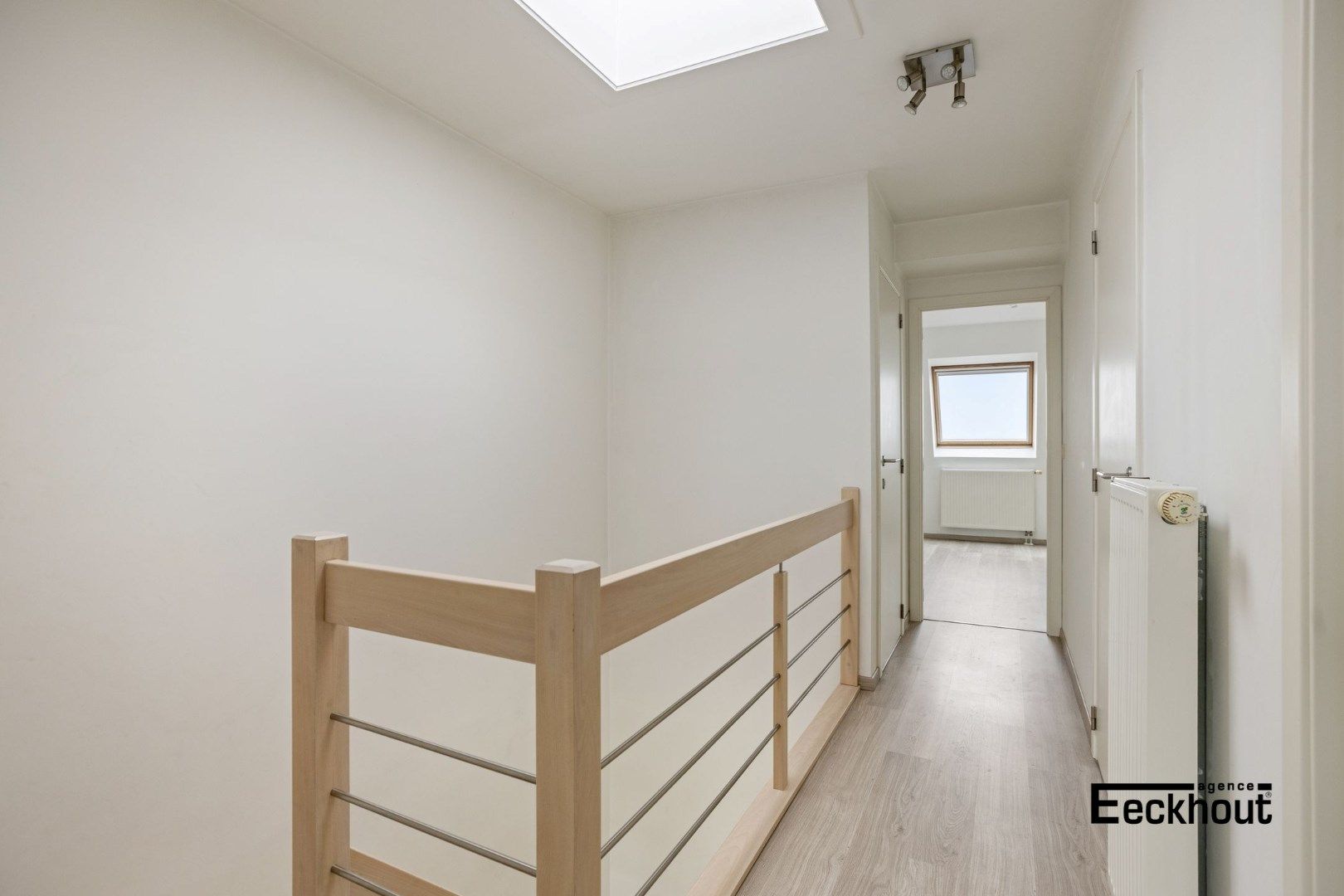 Instapklaar duplexappartement met grote terrassen en mooi open zicht! foto 12