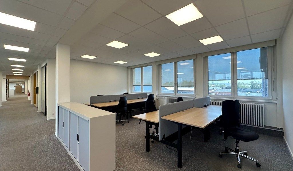 Mooi ingerichte kantoren met opslagmogelijkheid te huur in Sint-Niklaas foto 8