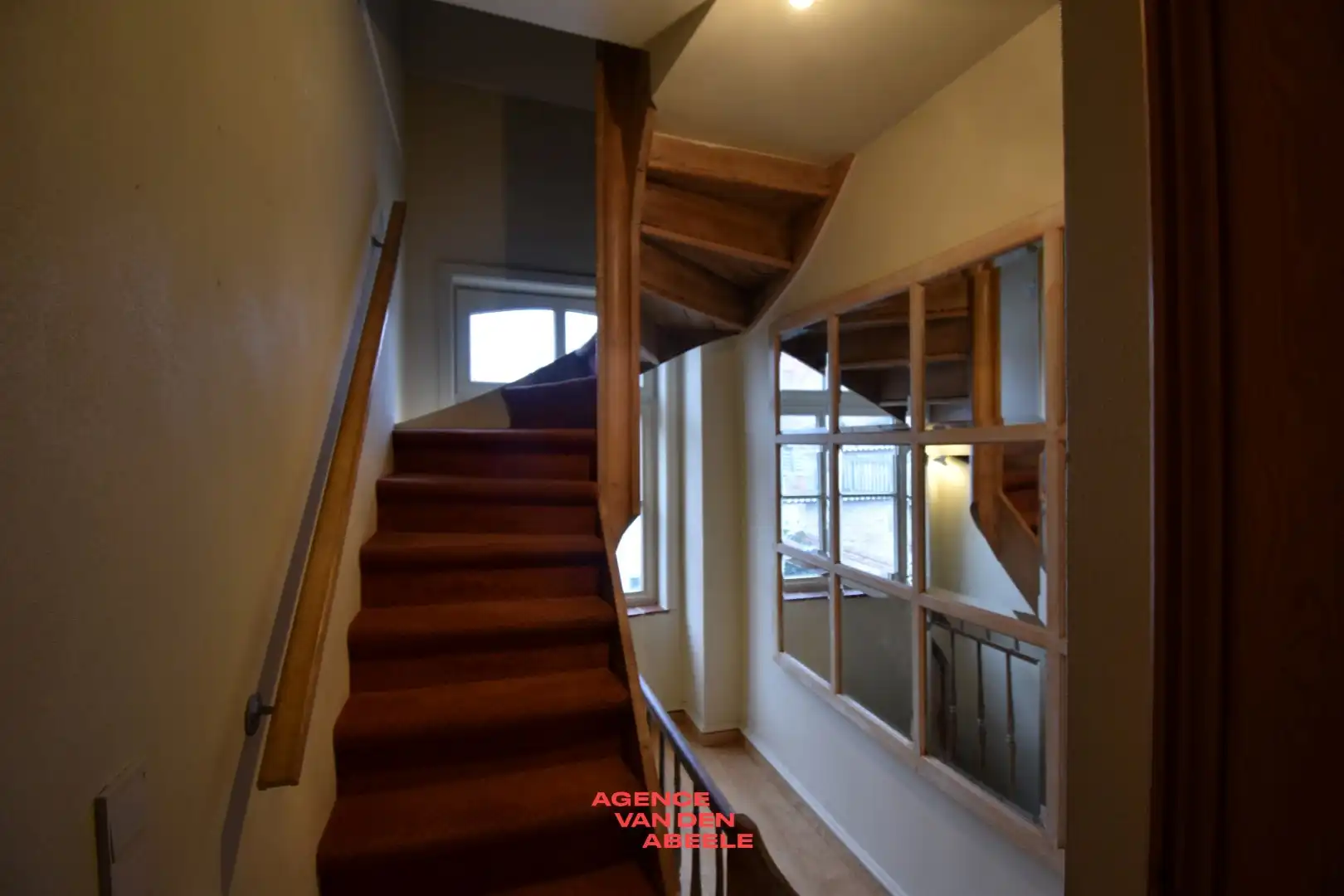 Klassevolle woning met 3 slaapkamers en tuin te Brugge  foto 15