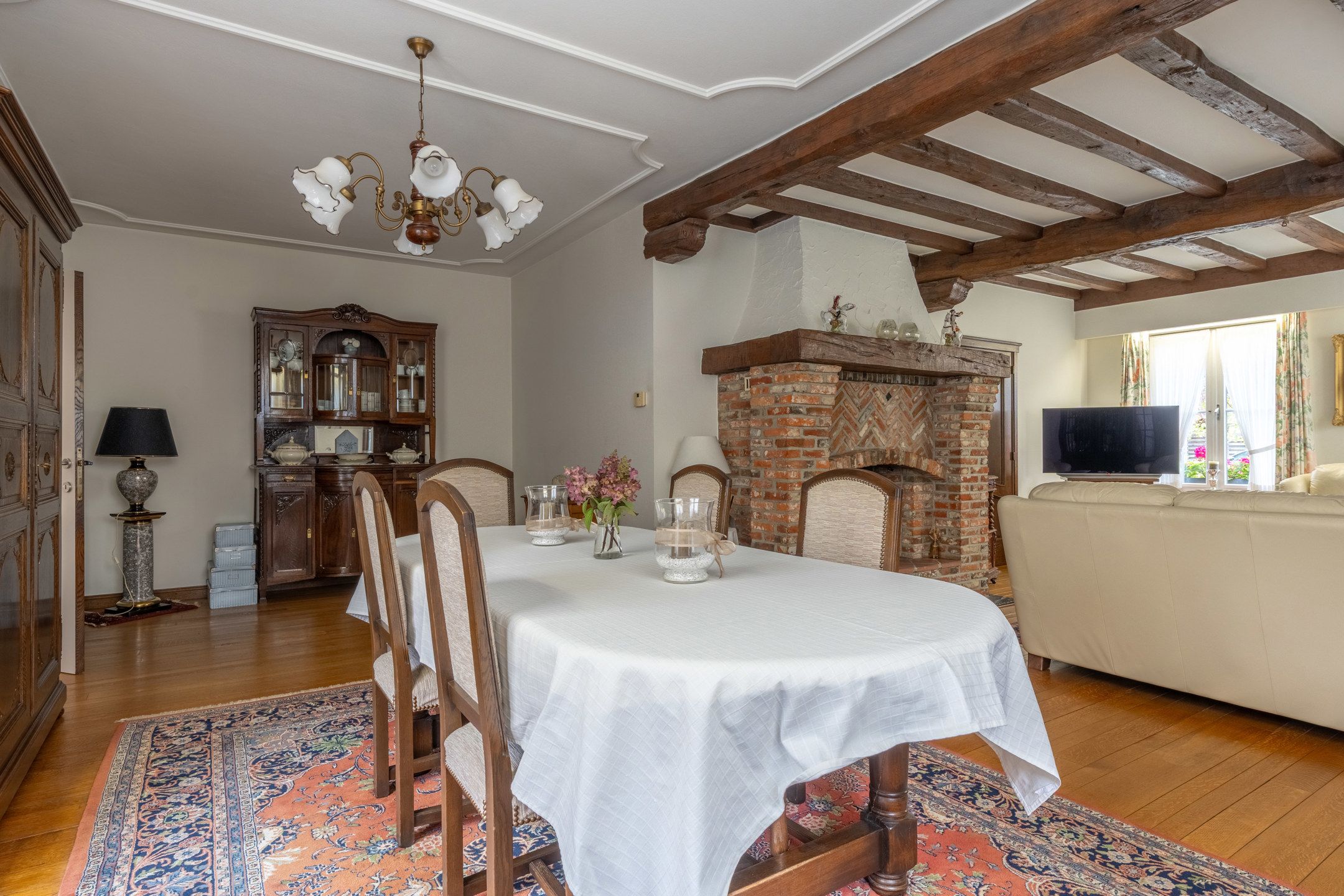 Ruime woning met o.a. 3 slpks (mogelijk meer) en garage. foto 6