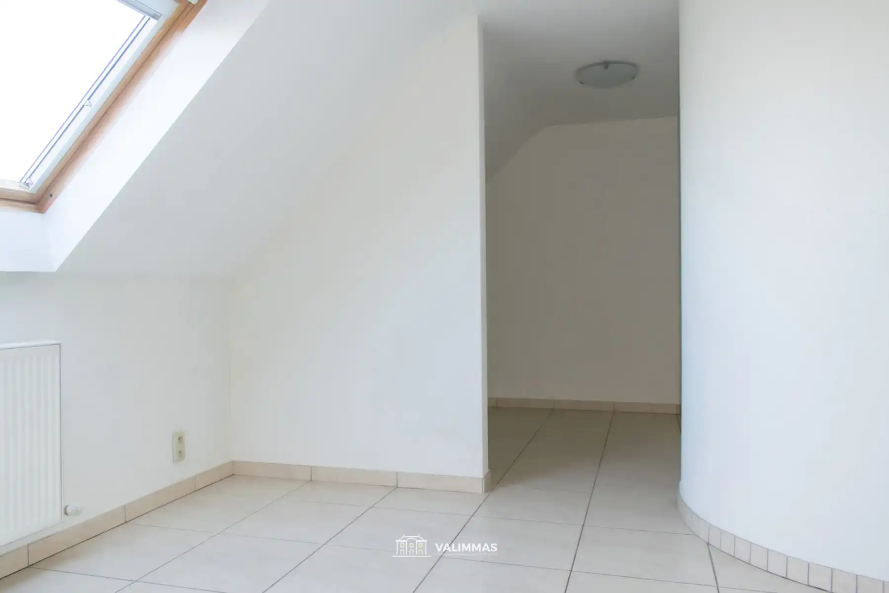 Ruim duplex-appartement met terras, grote kelder en zolder foto 10