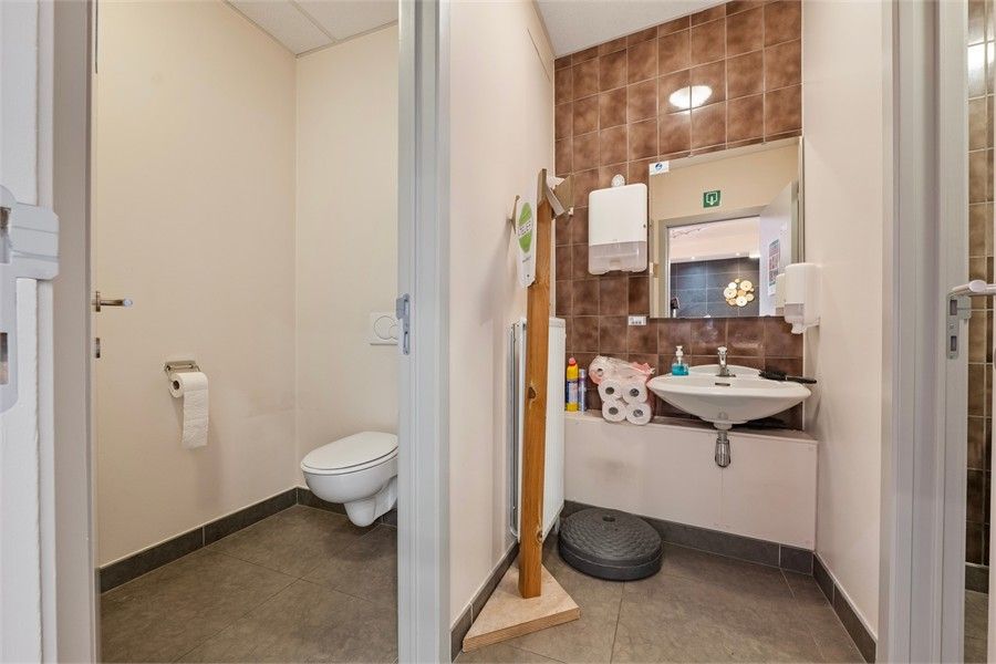 KNAPPE HANDELSRUIMTE IN HET CENTRUM VAN SINT-TRUIDEN foto 10