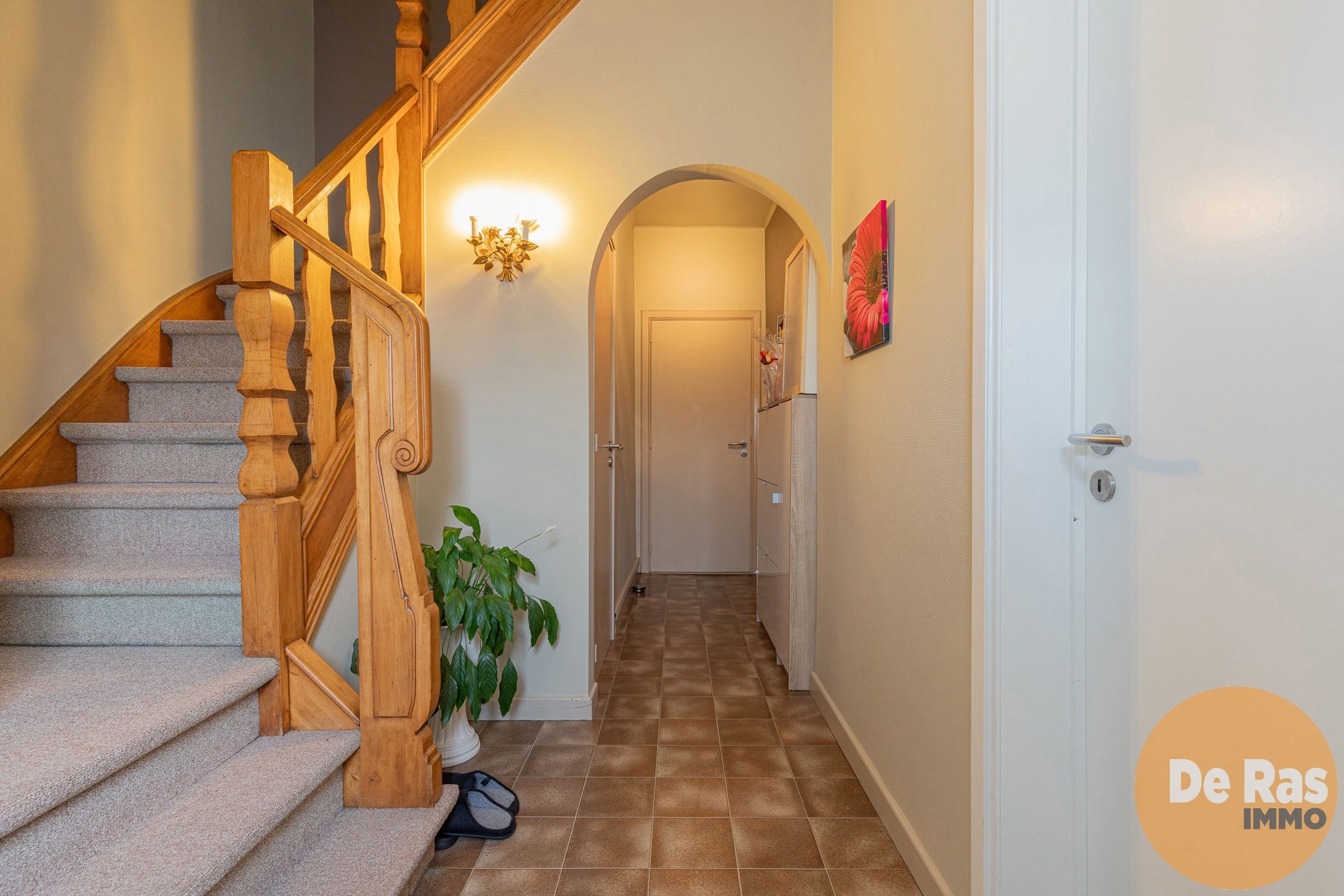 WETTEREN - Instapklare woning op uitstekende locatie foto 2