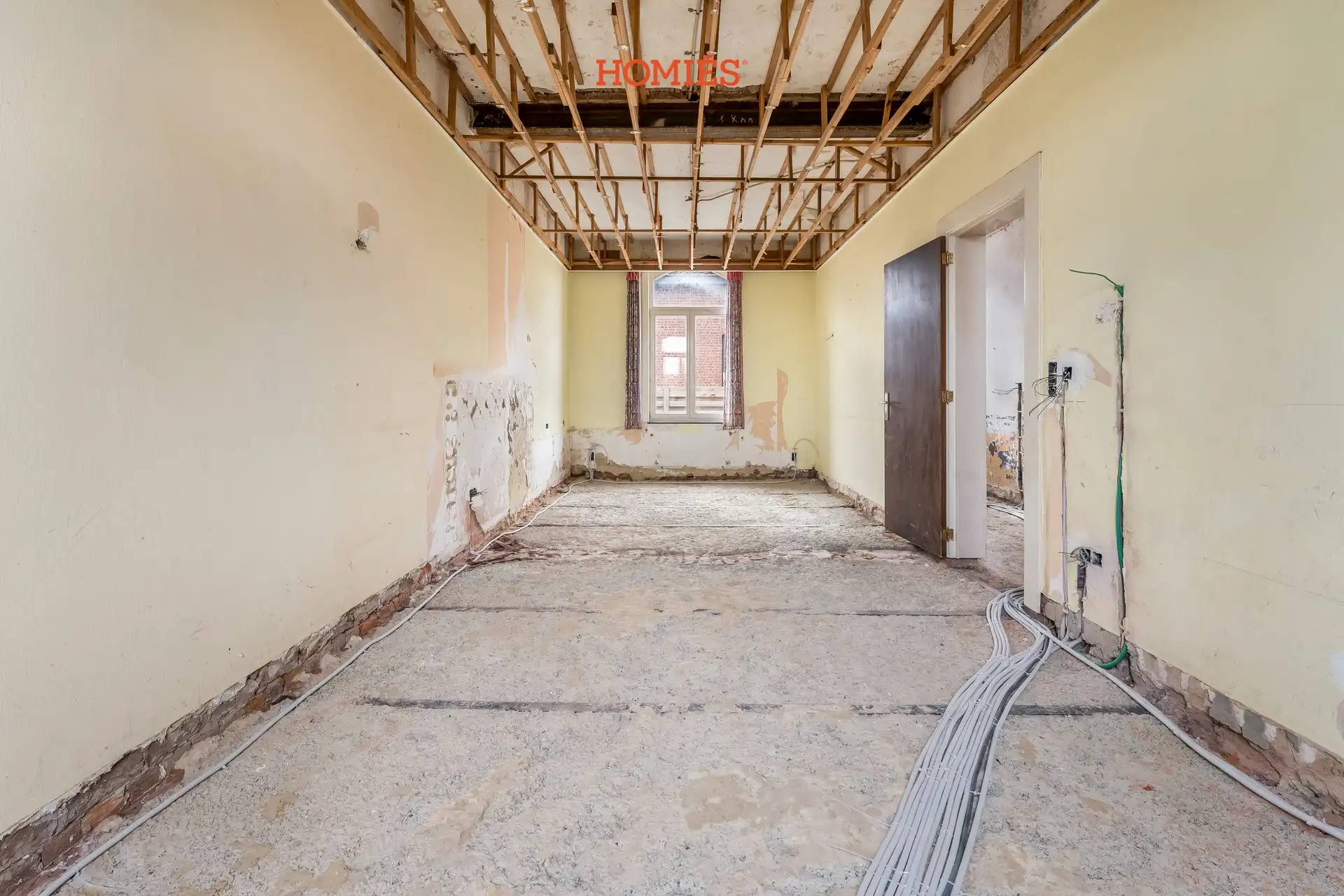 Karaktervol renovatieproject met potentieel foto 14
