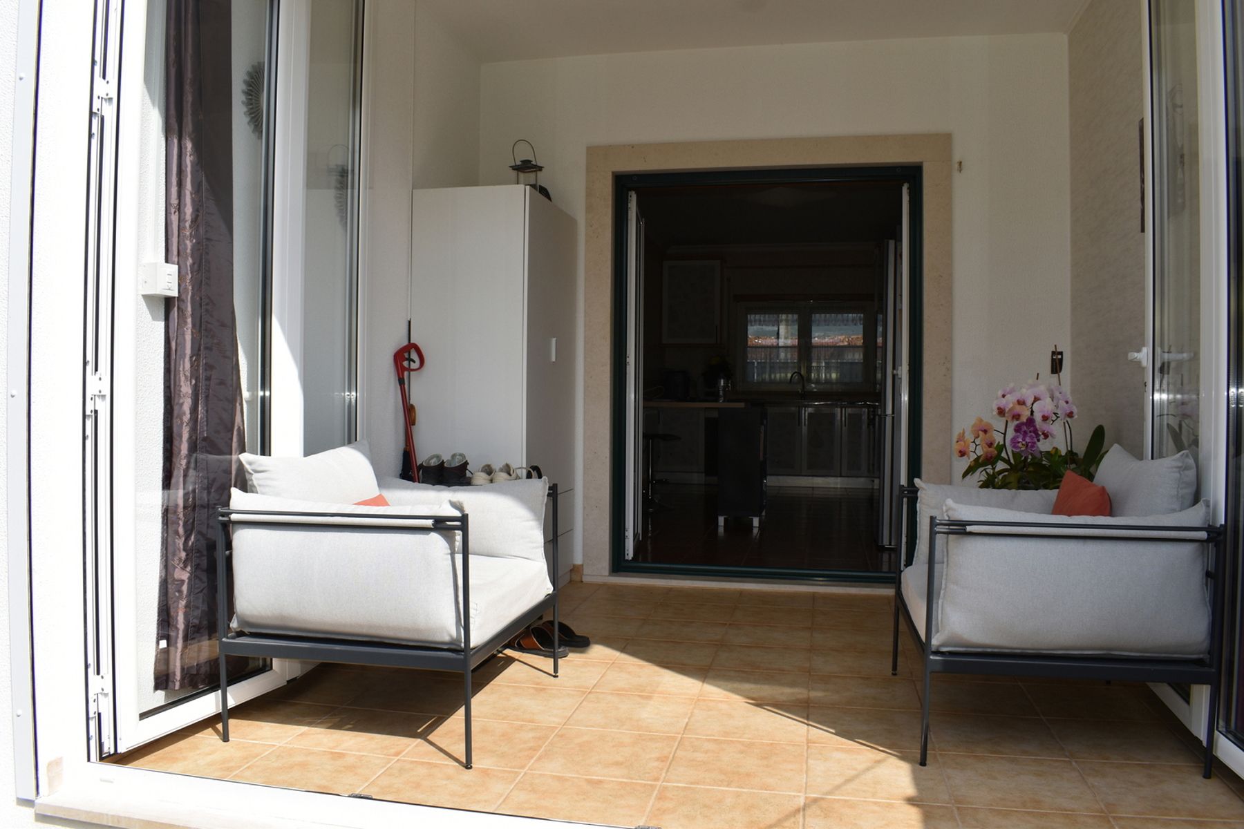 Sfeervolle instapklare woning met 3 Slaapkamers, 2 Badkamers foto 4