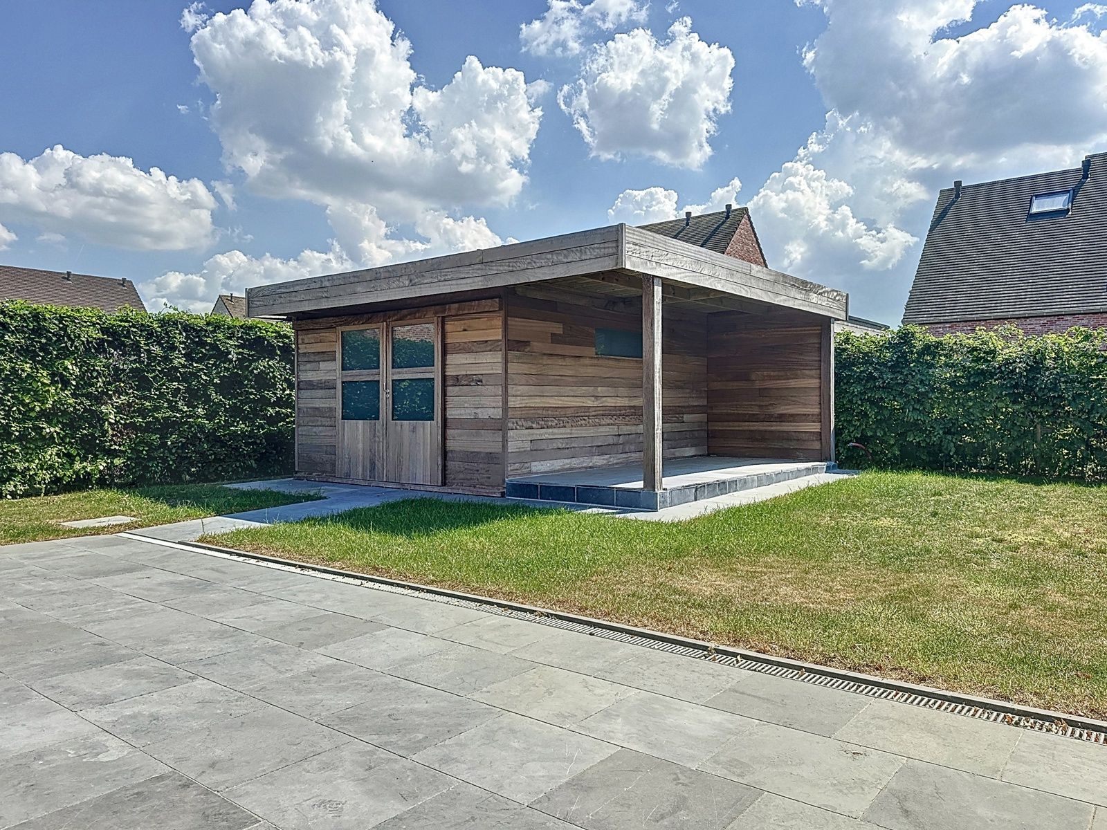 Luxueus afgewerkte driegevel-villa met 5 slaapkamers foto 30