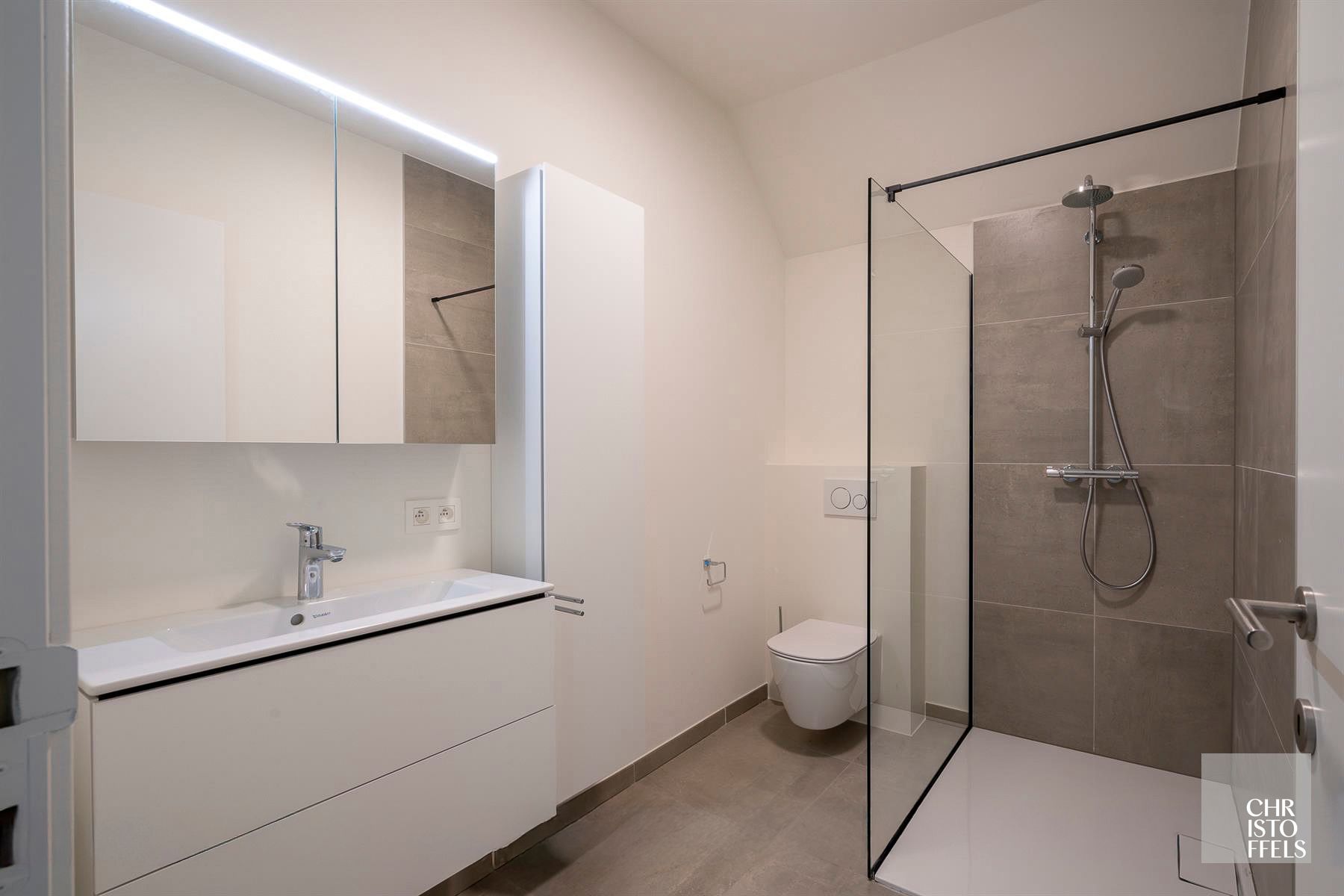 TE HUUR - Luxueus nieuwbouwappartement (101 m²) met ruim terras in Lanaken!  foto 5