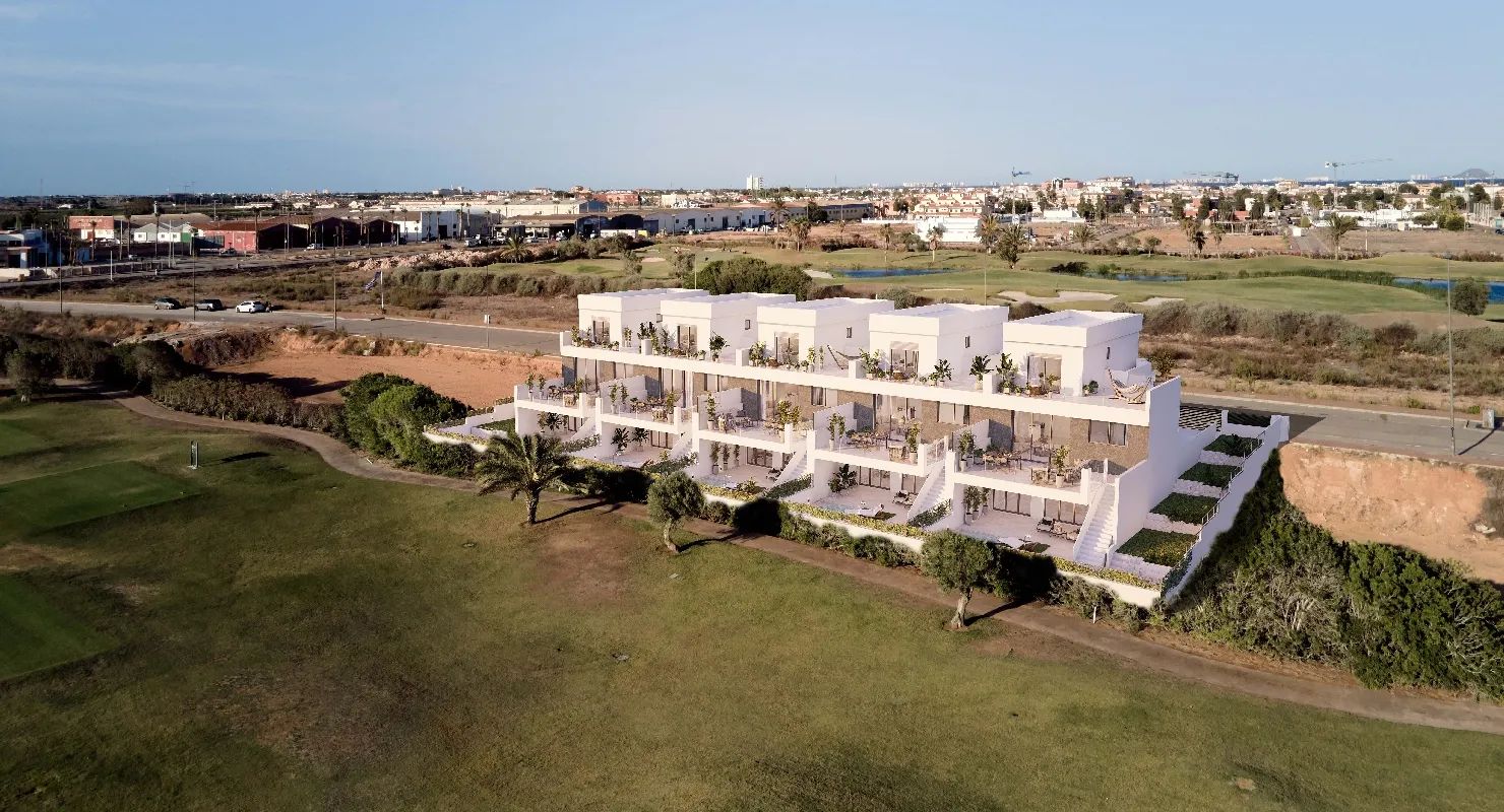 Luxe golfwoningen op korte afstand van de Mar Menor! Woningen van hoge kwaliteit aan eerste lijn van een prachtige golf foto {{pictureIndex}}