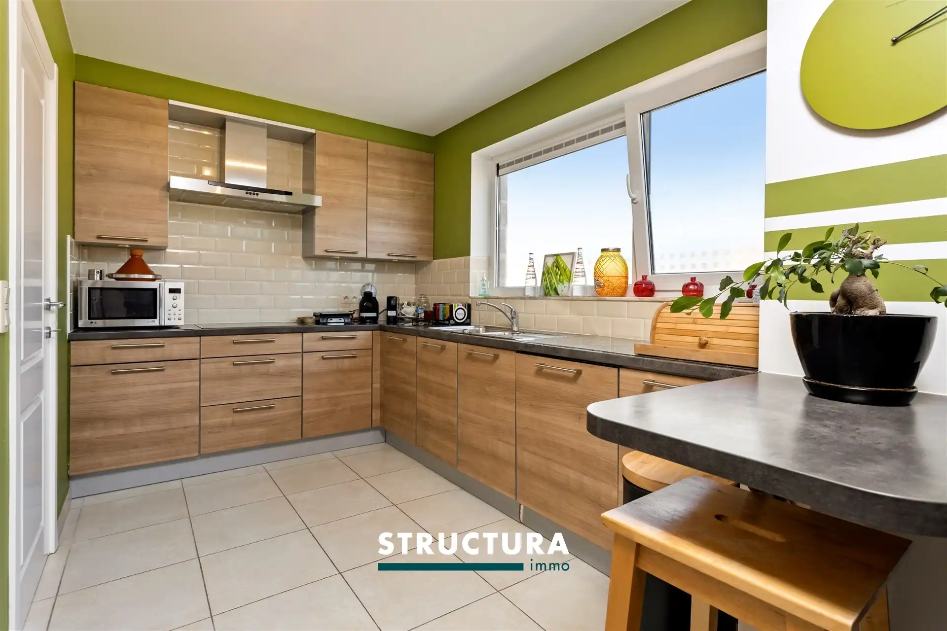 Ruim duplexappartement met 2 slaapkamers foto 4