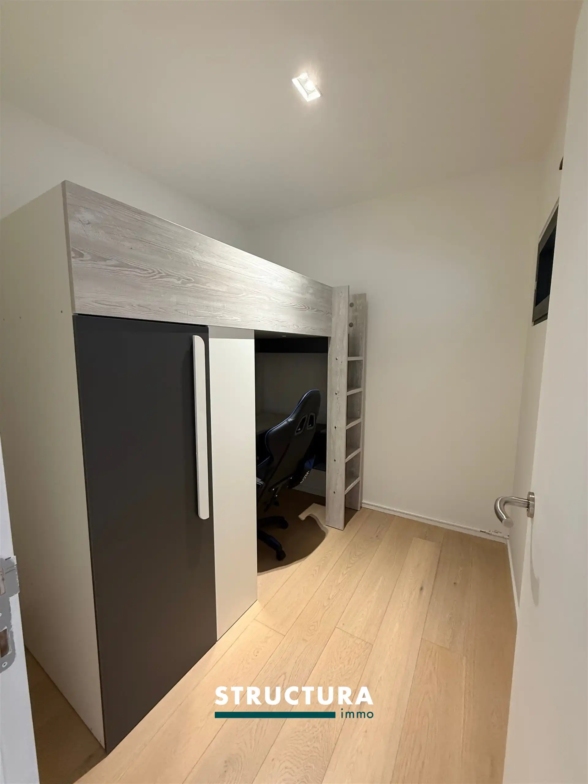  Prachtig bemeubeld appartement met 3 kamers foto 6