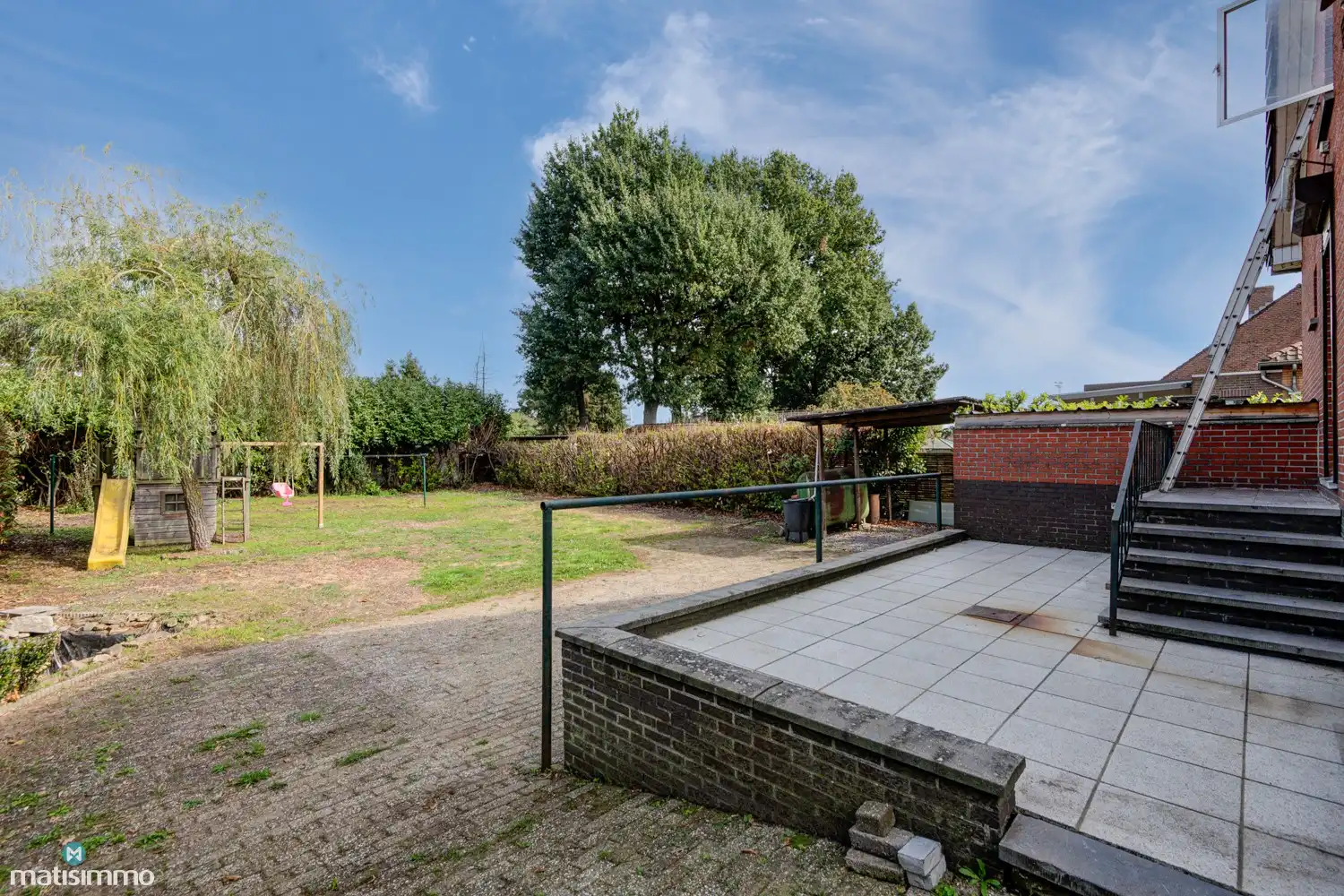 RUIME, GELIJKVLOERSE WONING (VOLLEDIG ONDERKELDERD), MET GARAGE EN TUIN NABIJ CENTRUM GENK foto 37