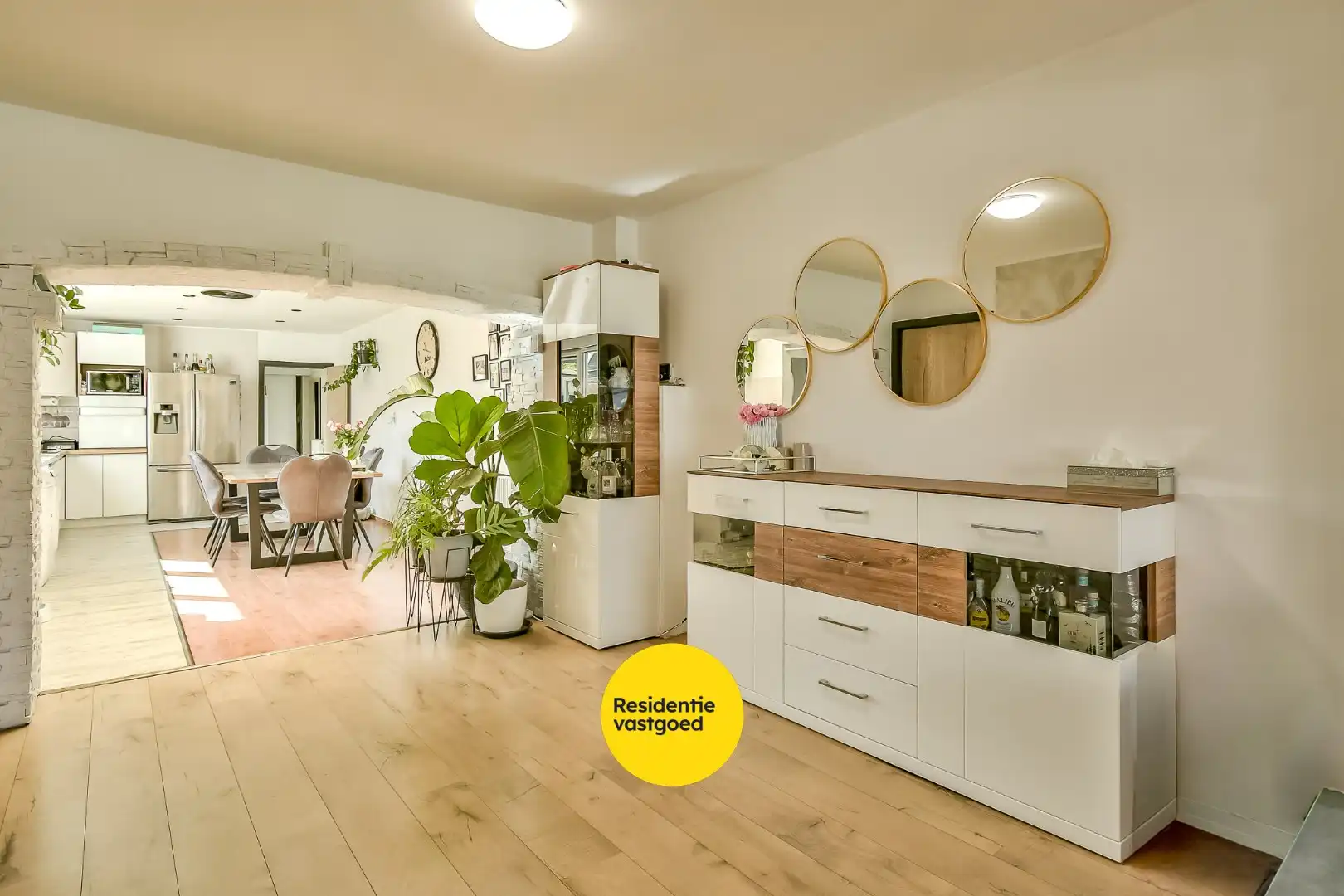 Halfopen woning met verhuurde buitenunit – extra inkomsten vanaf dag één! foto 4