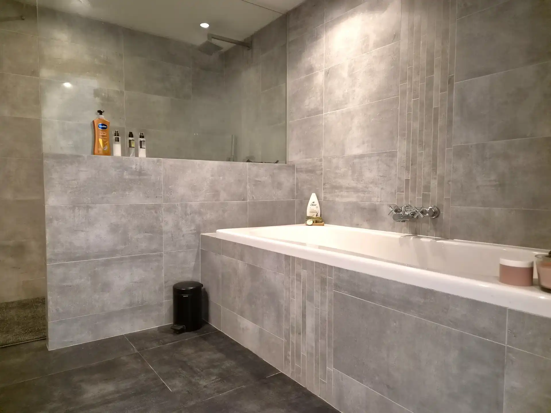 Charmante instapklare woning met grote tuin  foto 16