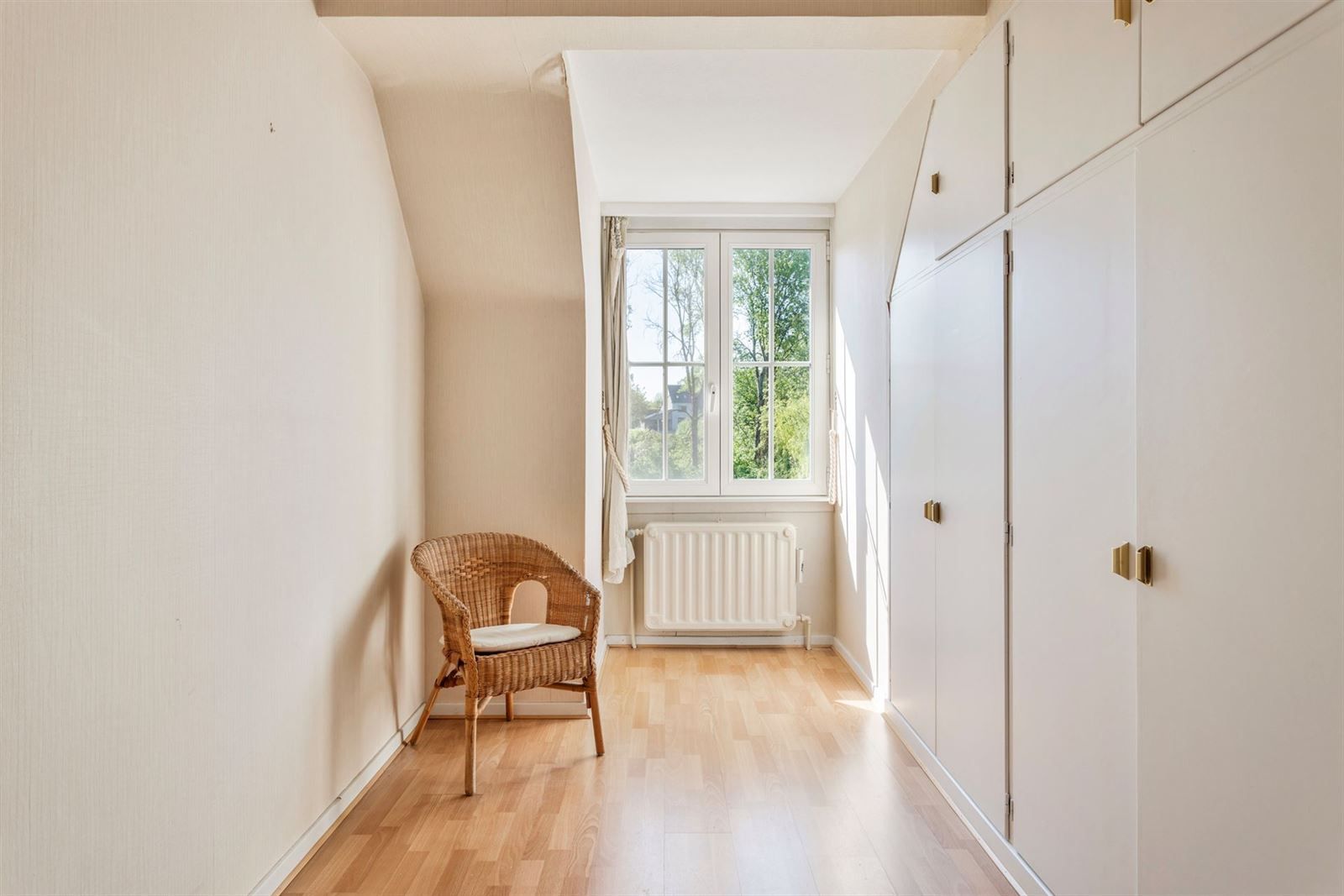 Ruime achterin gelegen villa met 5 slaapkamers op prachtig terrein van 40a foto 19
