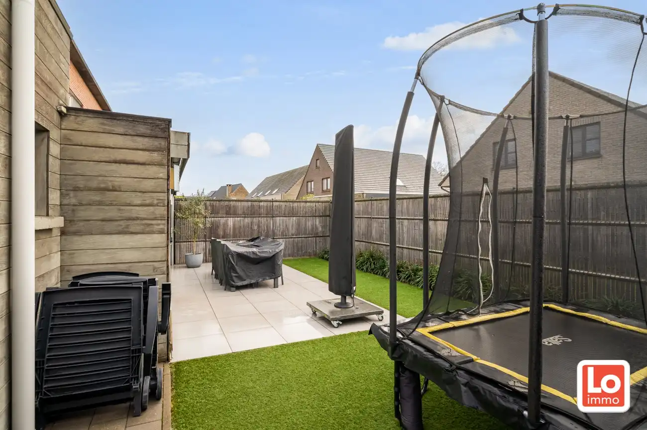 VERKOCHT!! Instapklare halfopen woning met afzonderlijke garage (incl. laadunit) in het hart van Lochristi! foto 18