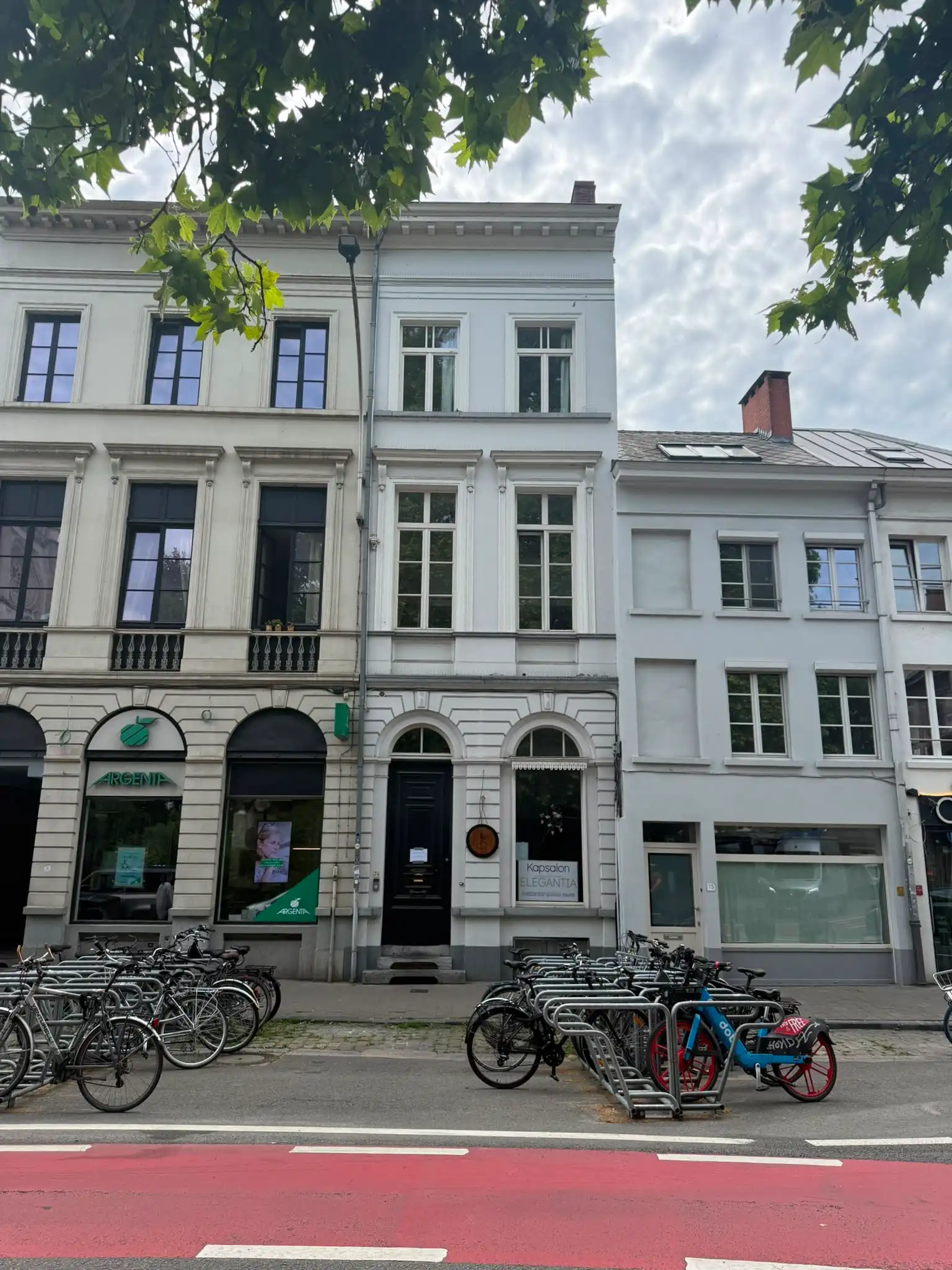 studentenappartement met 2 slaapkamers én 2 badkamers foto {{pictureIndex}}