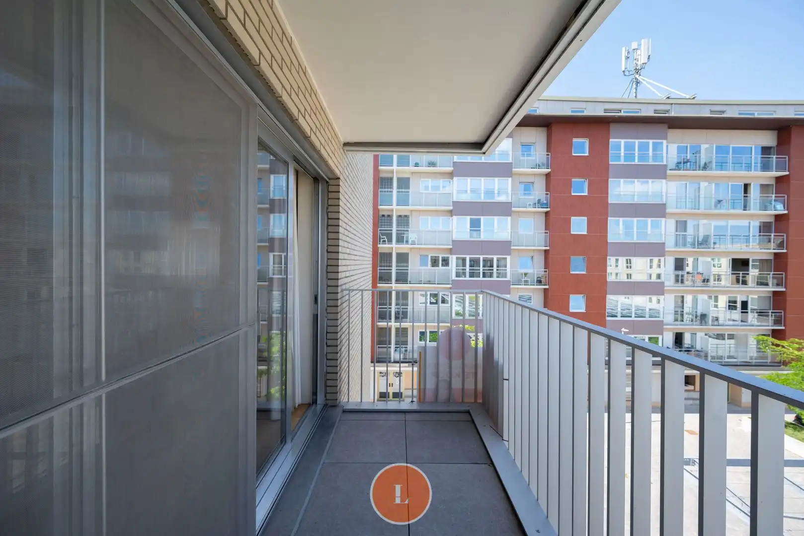 Instapklaar appartement met garage te koop in hartje Harelbeke foto 7