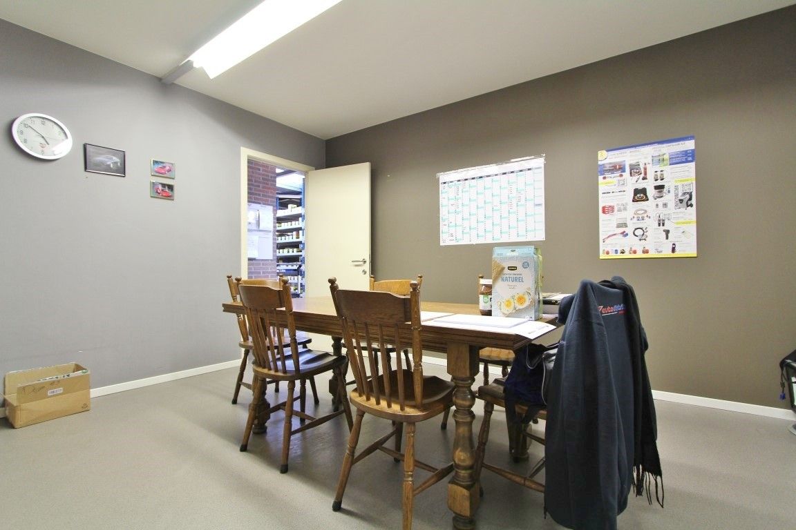Ruim handelspand met magazijn op toplocatie foto 20