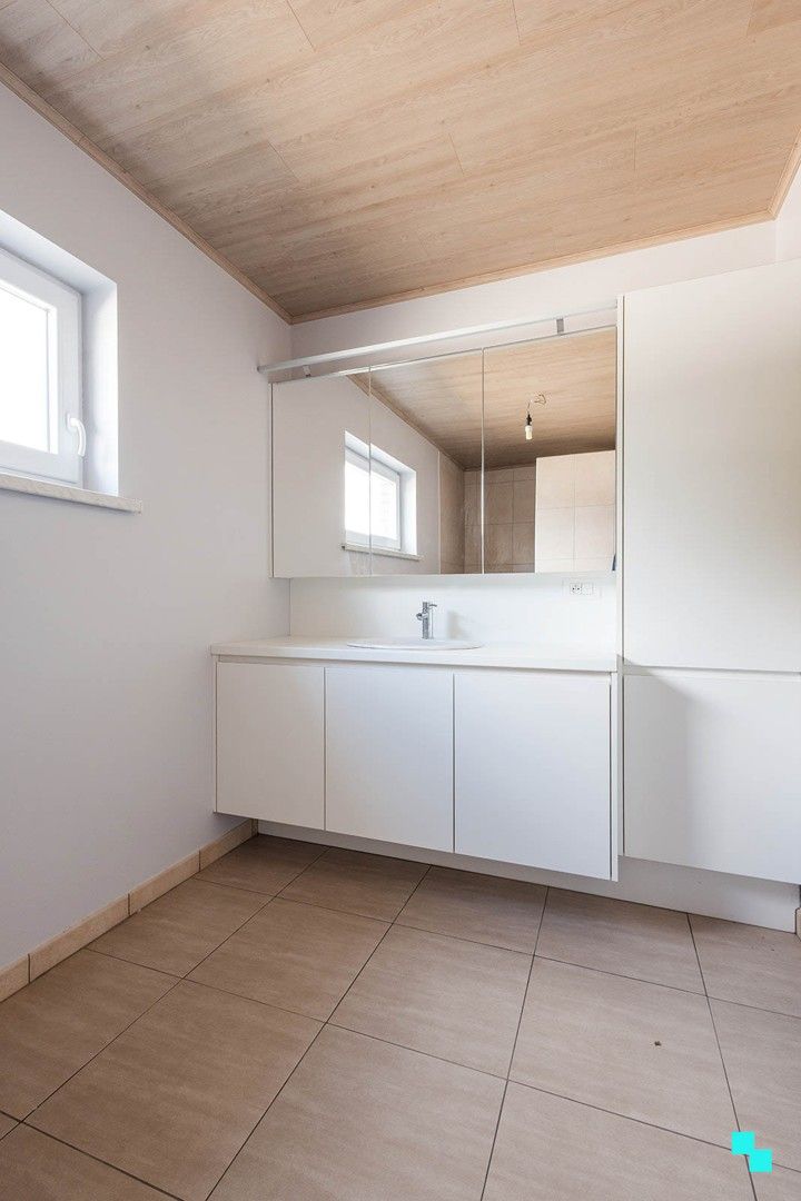 Ruim appartement op goed bereikbare locatie te Hooglede foto 10
