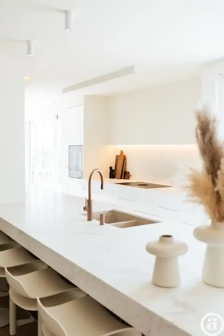 Zonnige penthouse met ruime terrassen en zijdelings zeezicht foto 8