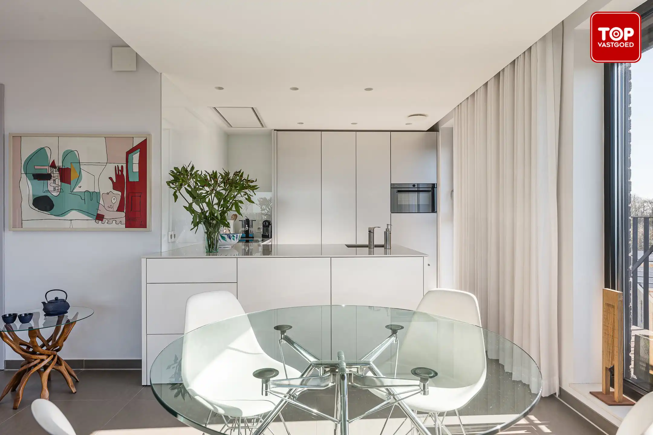 Hoogwaardig afgewerkte penthouse met 45m² terras. 2 slaapkamers, garage en staanplaats!  foto 7