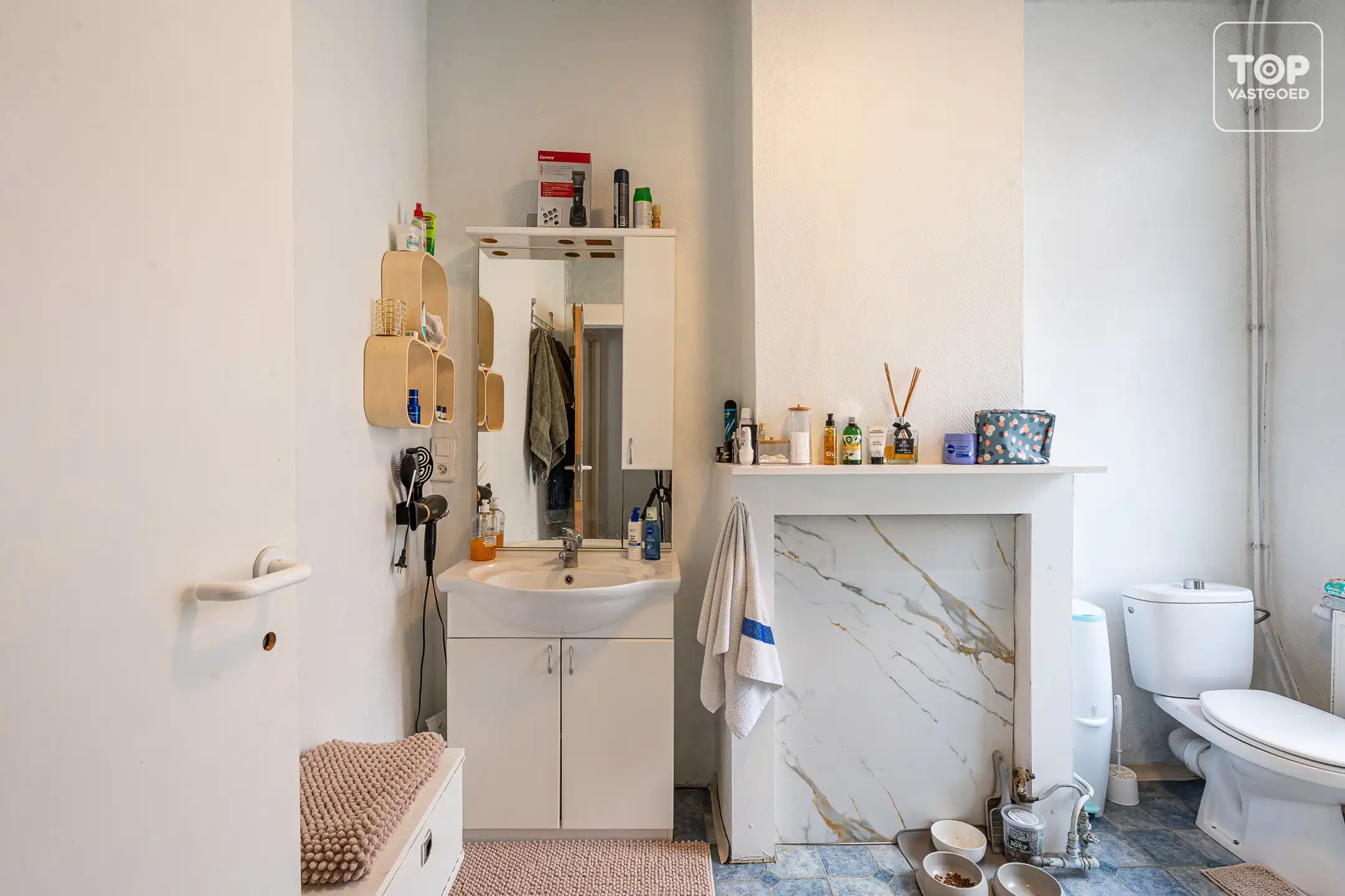 Centraal gelegen, gerenoveerde ééngezinswoning met 3 slaapkamers.  foto 9