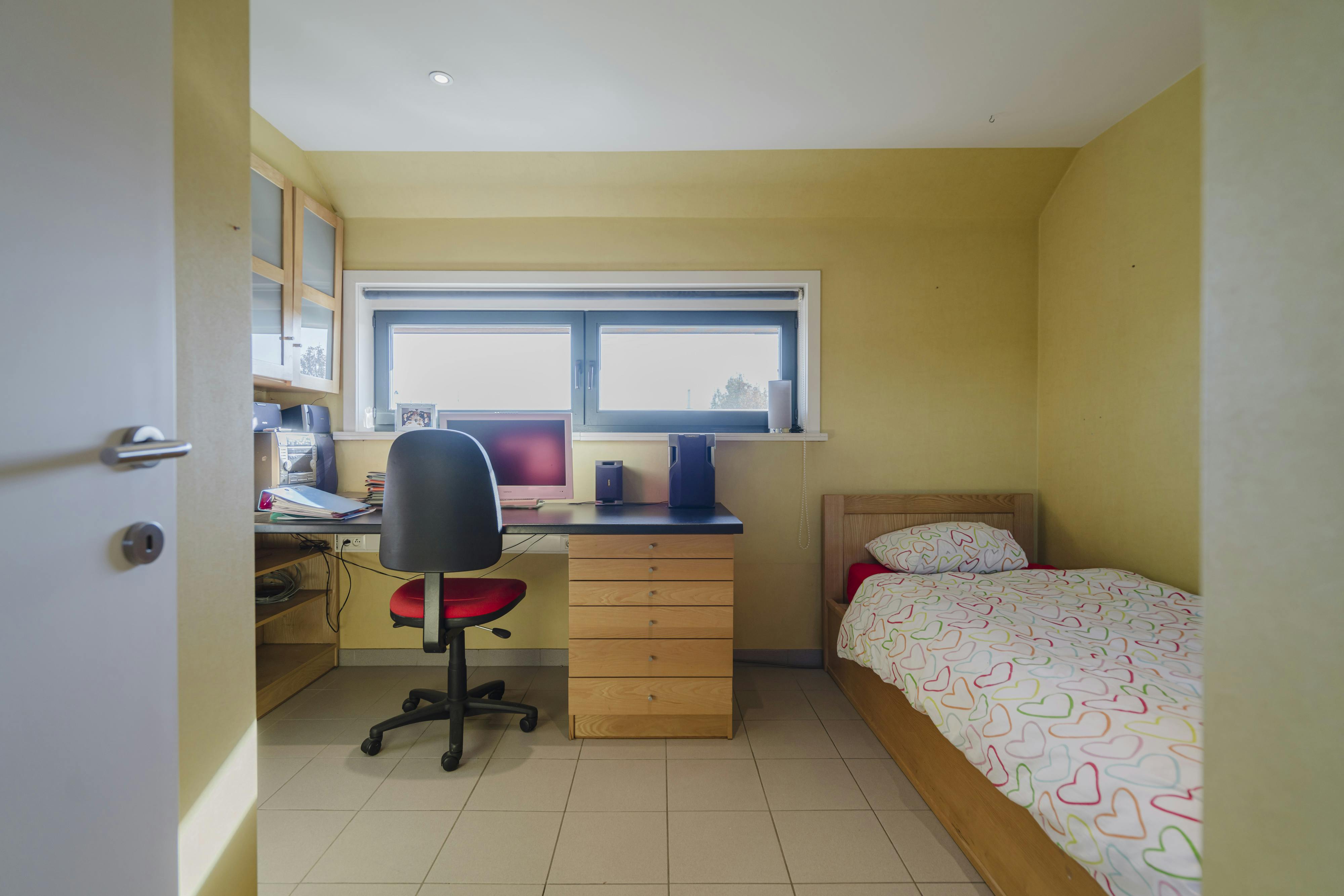 Ruime villa met 6 kamers te koop in Sint-Eloois-Vijve foto 20