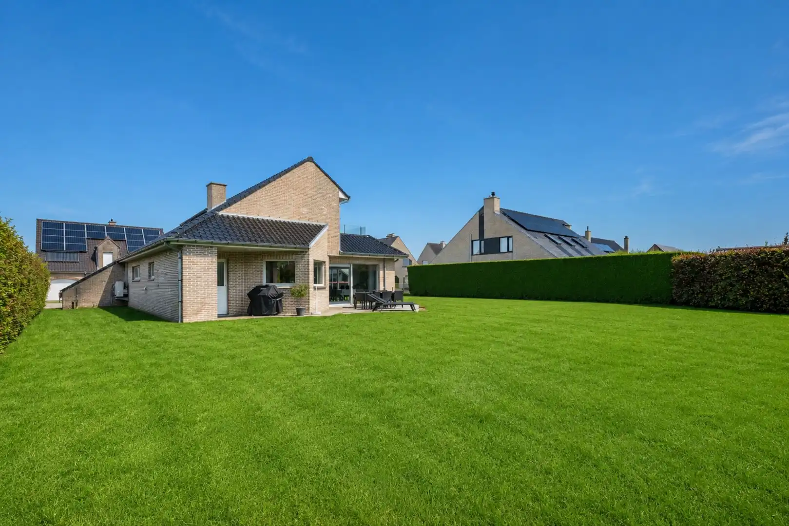 Charmante, instapklare alleenstaande villa in rustige en mooie woonwijk foto 20