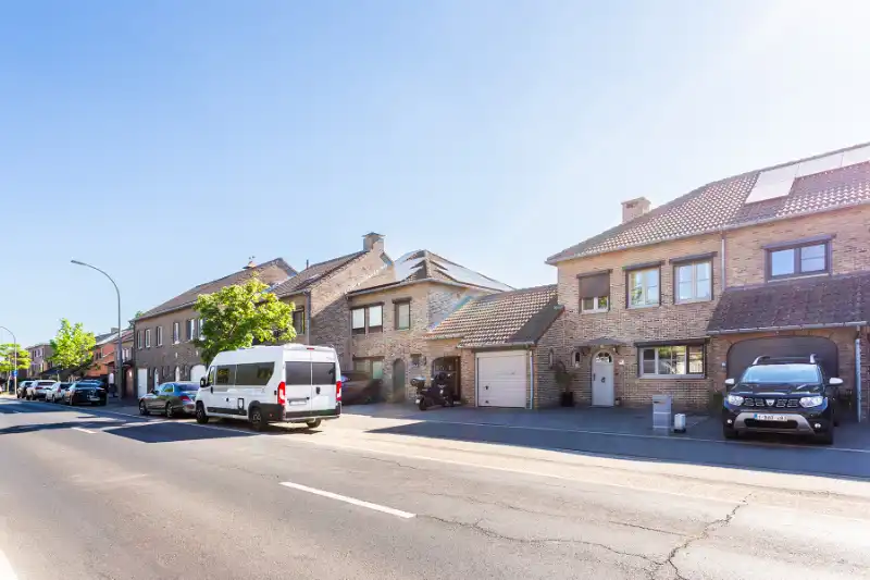 Verrassend ruime woning met zwembad! foto 33