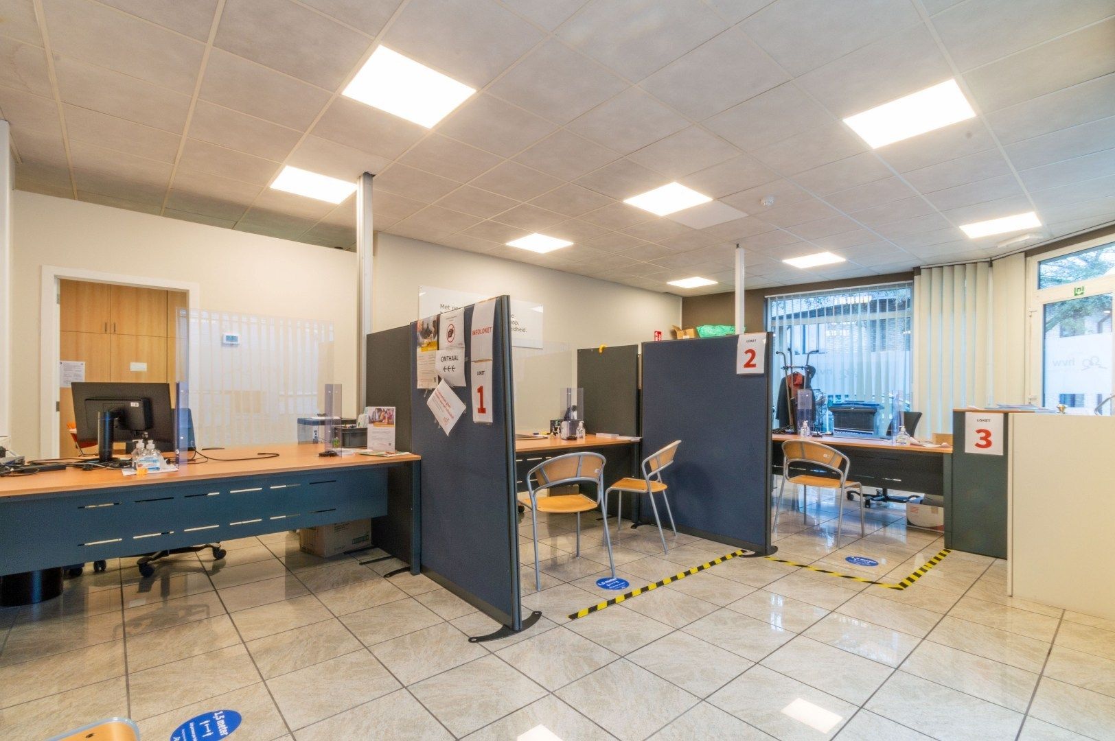 Recent en lichtrijk handels-/kantoorgelijkvloers ! foto 5