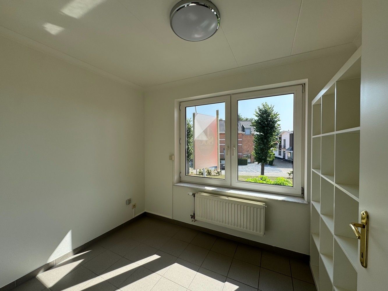 Zeer ruime huurwoning met o.a. 3 slpks en garage foto 11