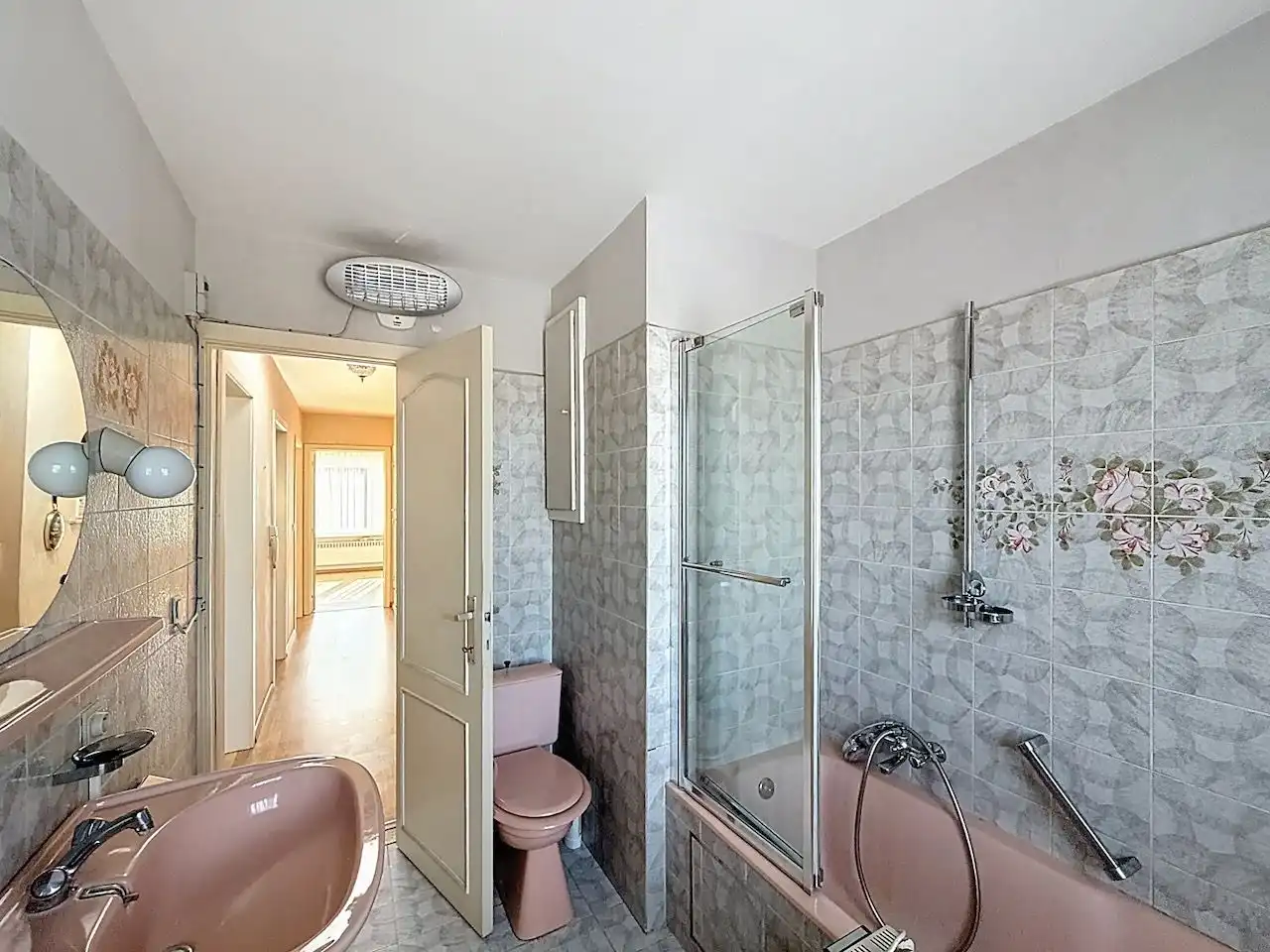 Bel-étage woning met drie slaapkamers en twee garages in het centrum van Heist-Aan-Zee foto 23