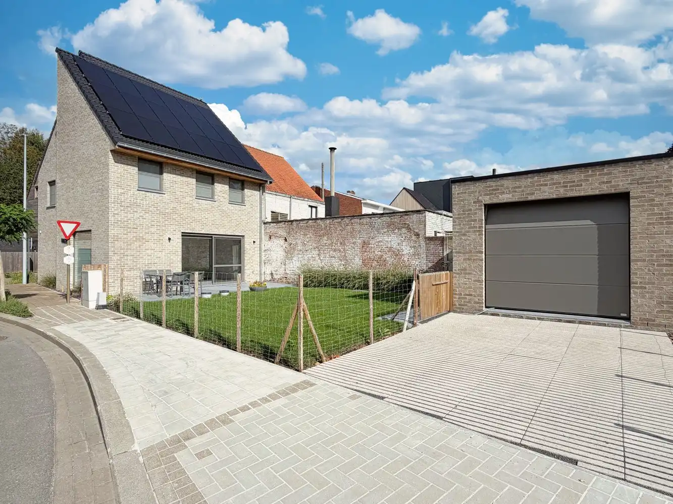 Unieke woning met high-end afwerking + garage én tuin! foto 14