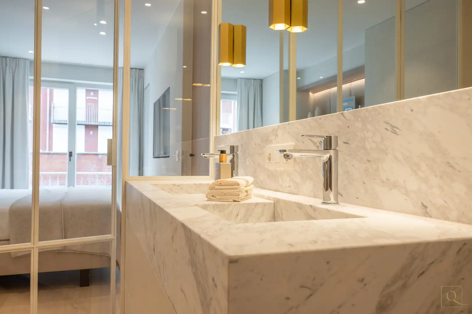 Prachtig gerenoveerd appartement met 3 slaapkamers vlakbij de Dumortierlaan. foto 18