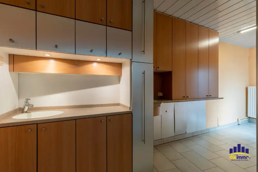 Ruime herenwoning van 275 m² met 4 slaapkamers en praktijkruimte foto 5
