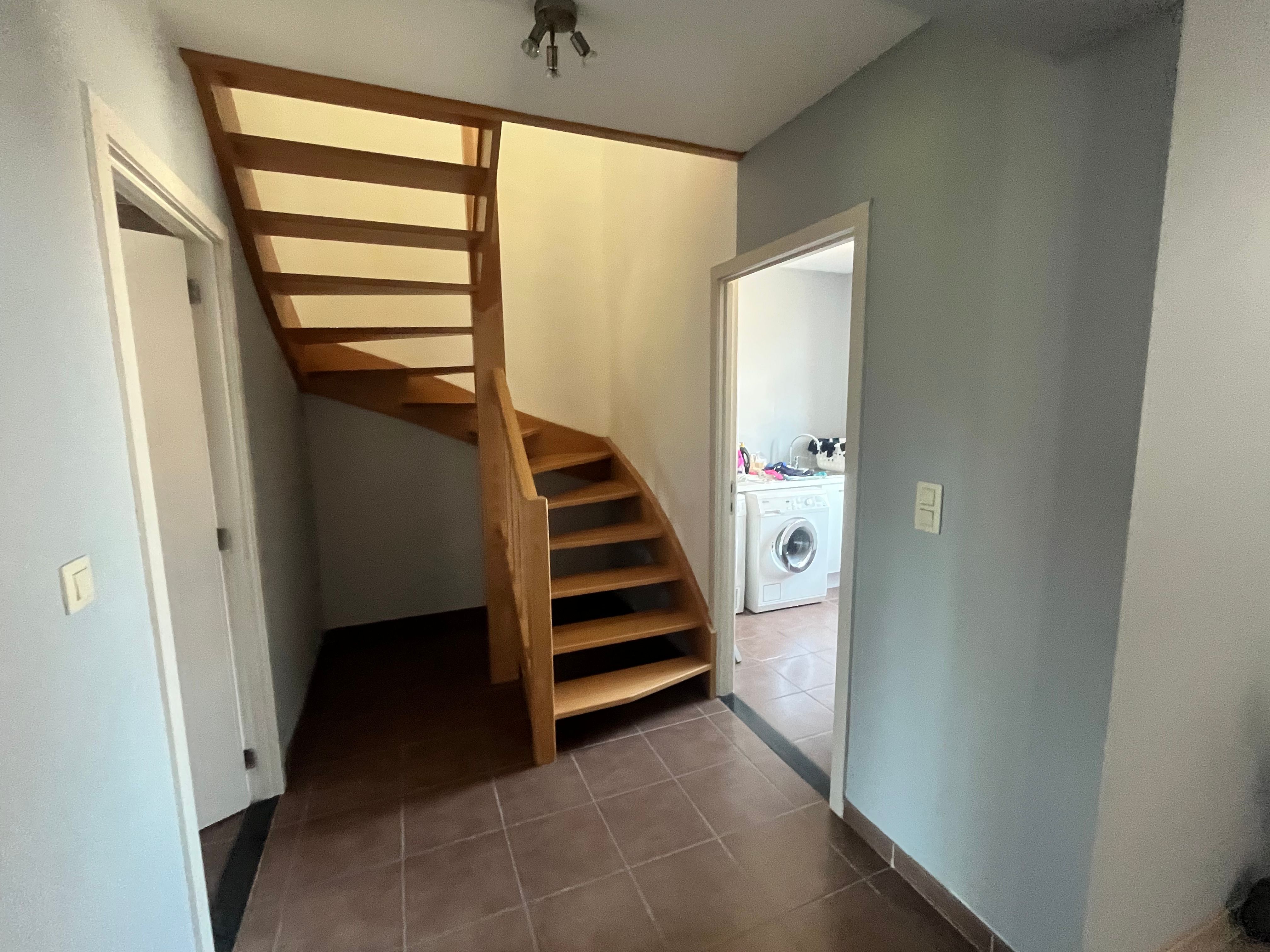 Gerenoveerde woning met 3 slaapkamers, tuin en garage. foto 17
