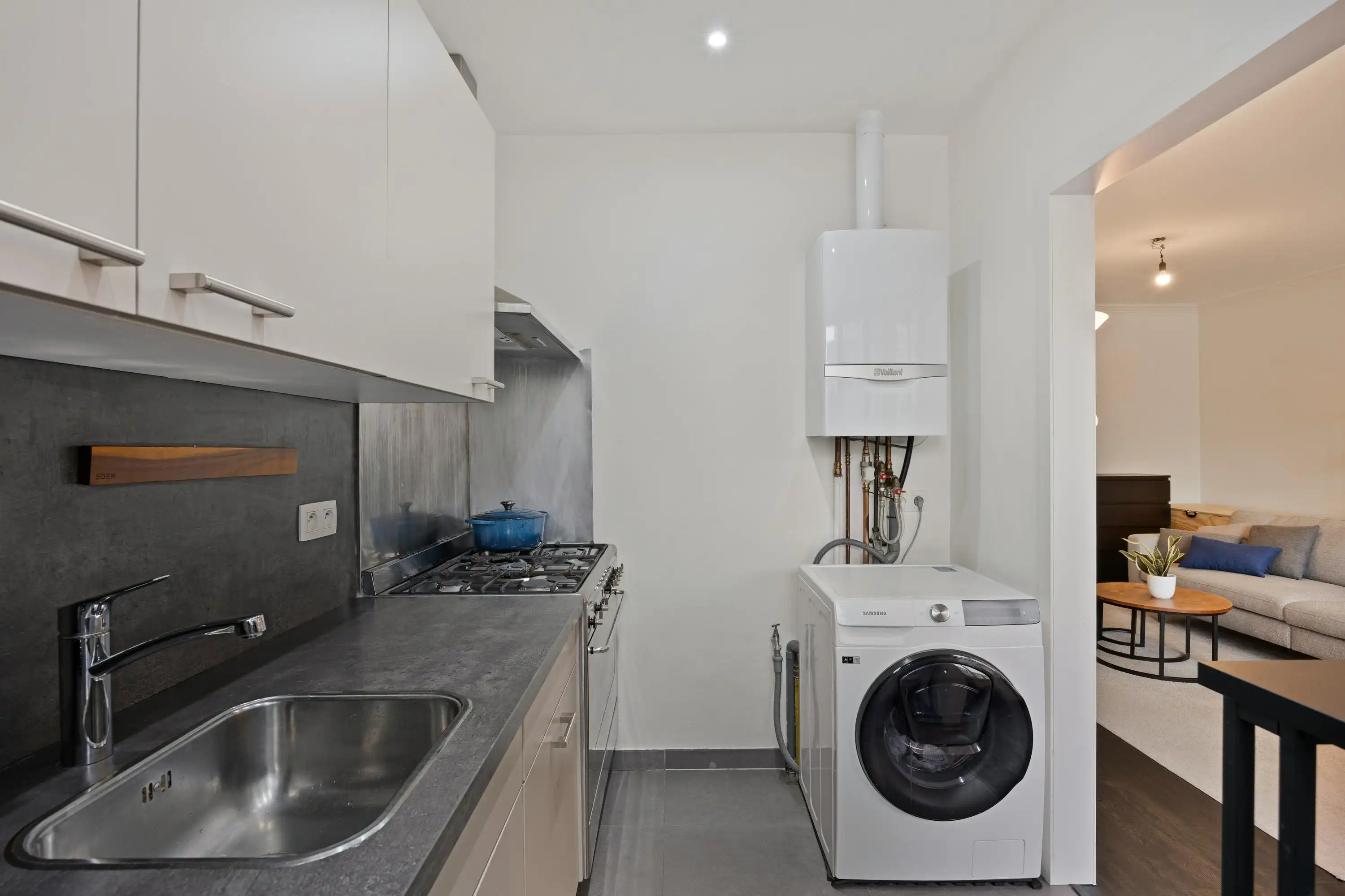 Appartement met 2 slaapkamers en garage te koop in Merksem foto 5