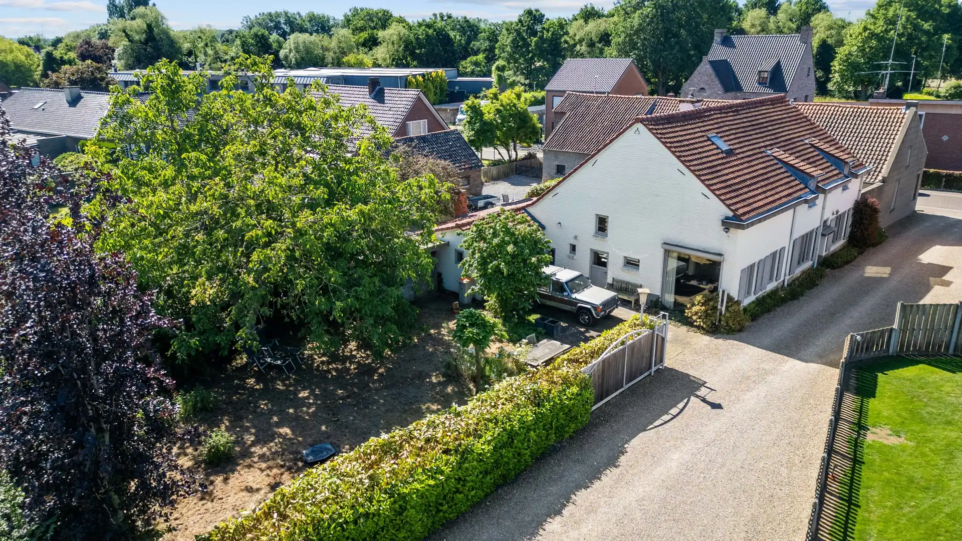 Authentieke hoevewoning met 4 slaapkamers, royale leefruimtes en idyllische ligging in het rozendorp Geistingen foto 4