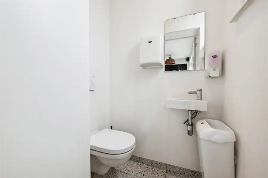 INTERESSANTE OPBRENGSTEIGENDOM MET HANDELSRUIMTE EN APPARTEMENT foto 23