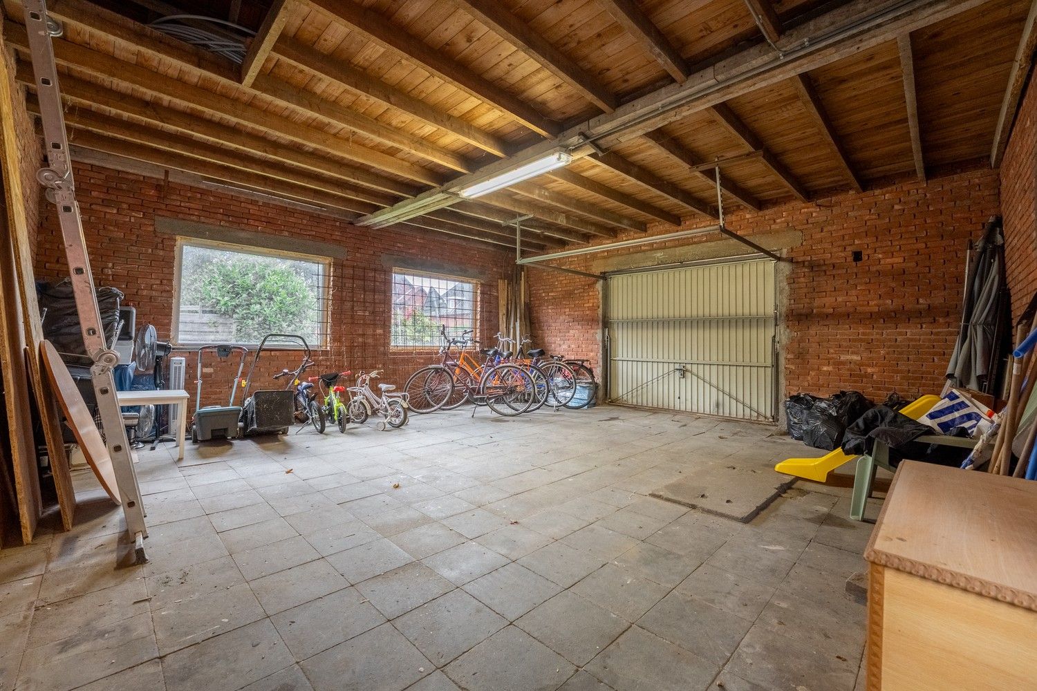 Charmante instapklare gezinswoning met garage op 478 m² grond in hartje Pelt foto 40